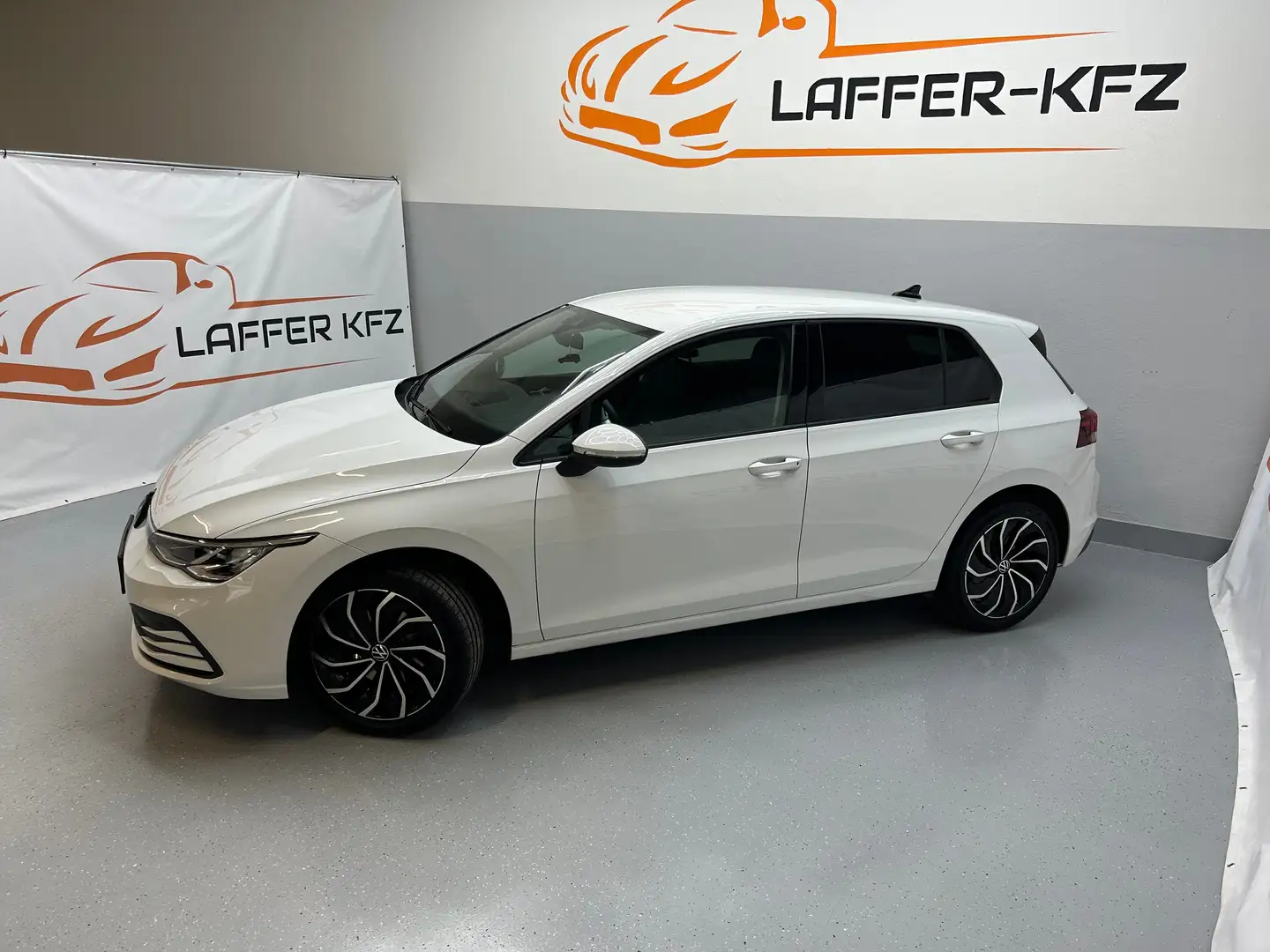 Volkswagen Golf 1,0 TSI Life VIRTUALL LED ACC MASSAGE Weiß - 2