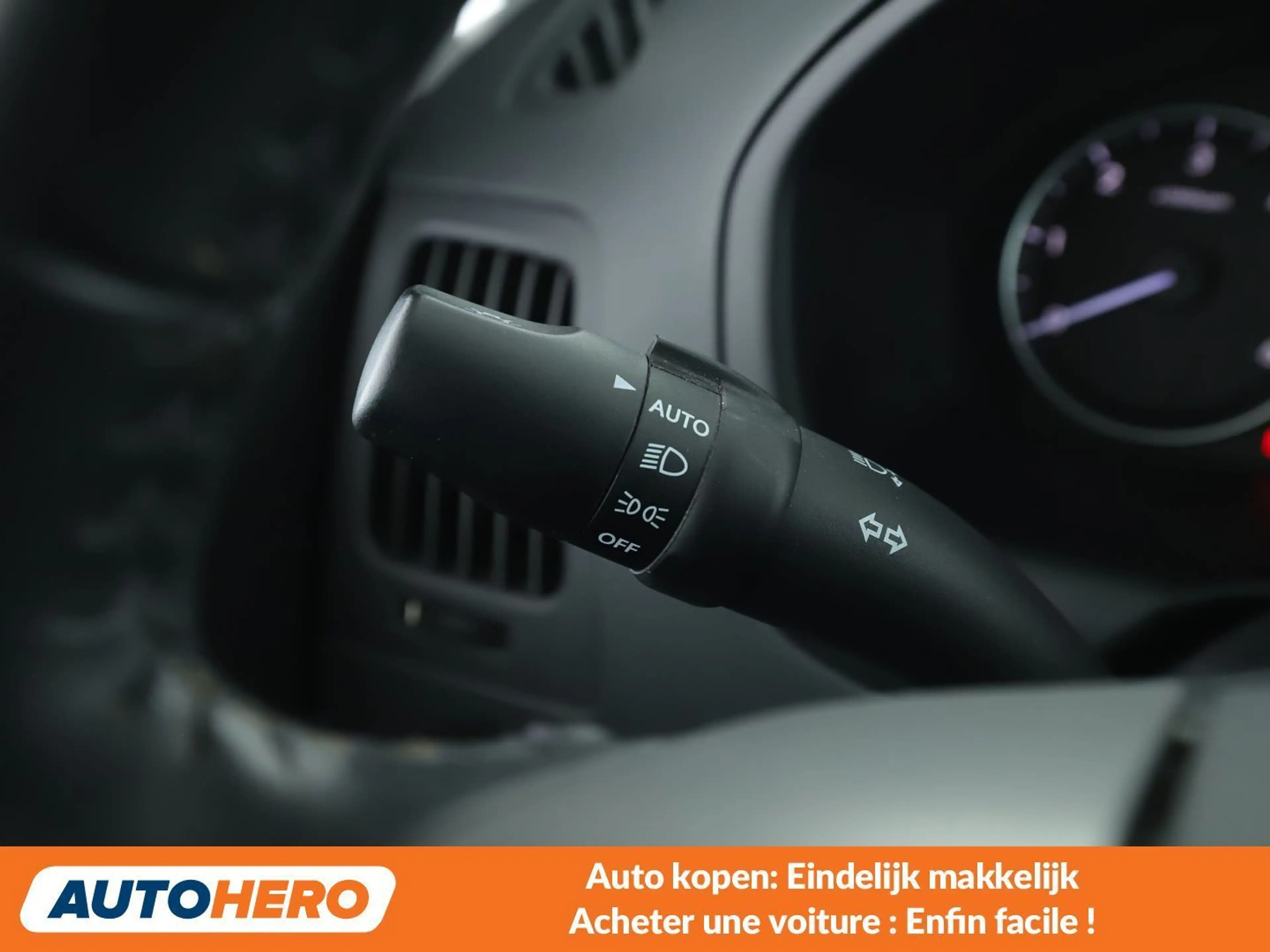 Hyundai H-1 2.5 CRDi Travel Family — photo 15