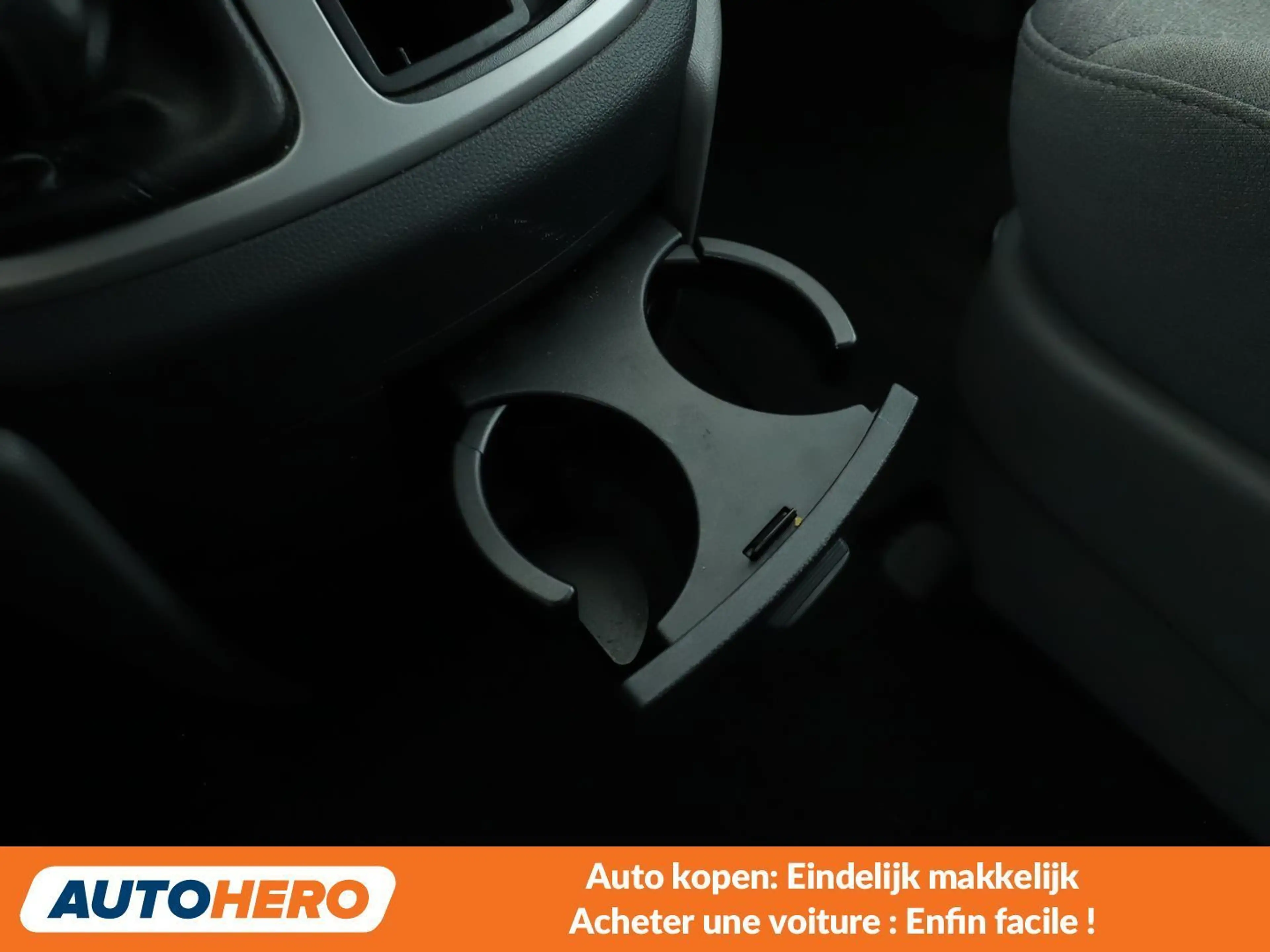 Hyundai H-1 2.5 CRDi Travel Family — photo 13