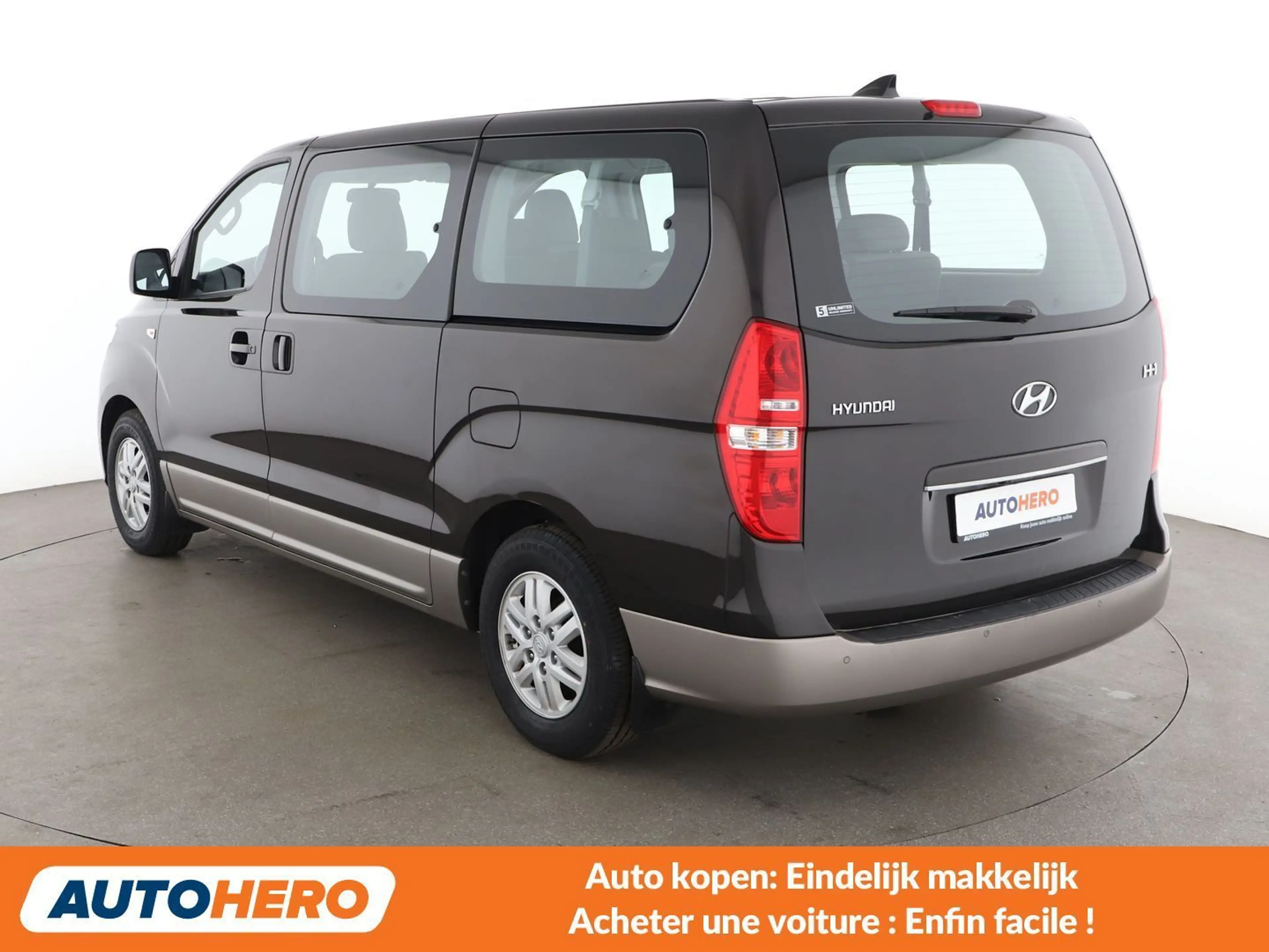 Hyundai H-1 2.5 CRDi Travel Family — photo 4