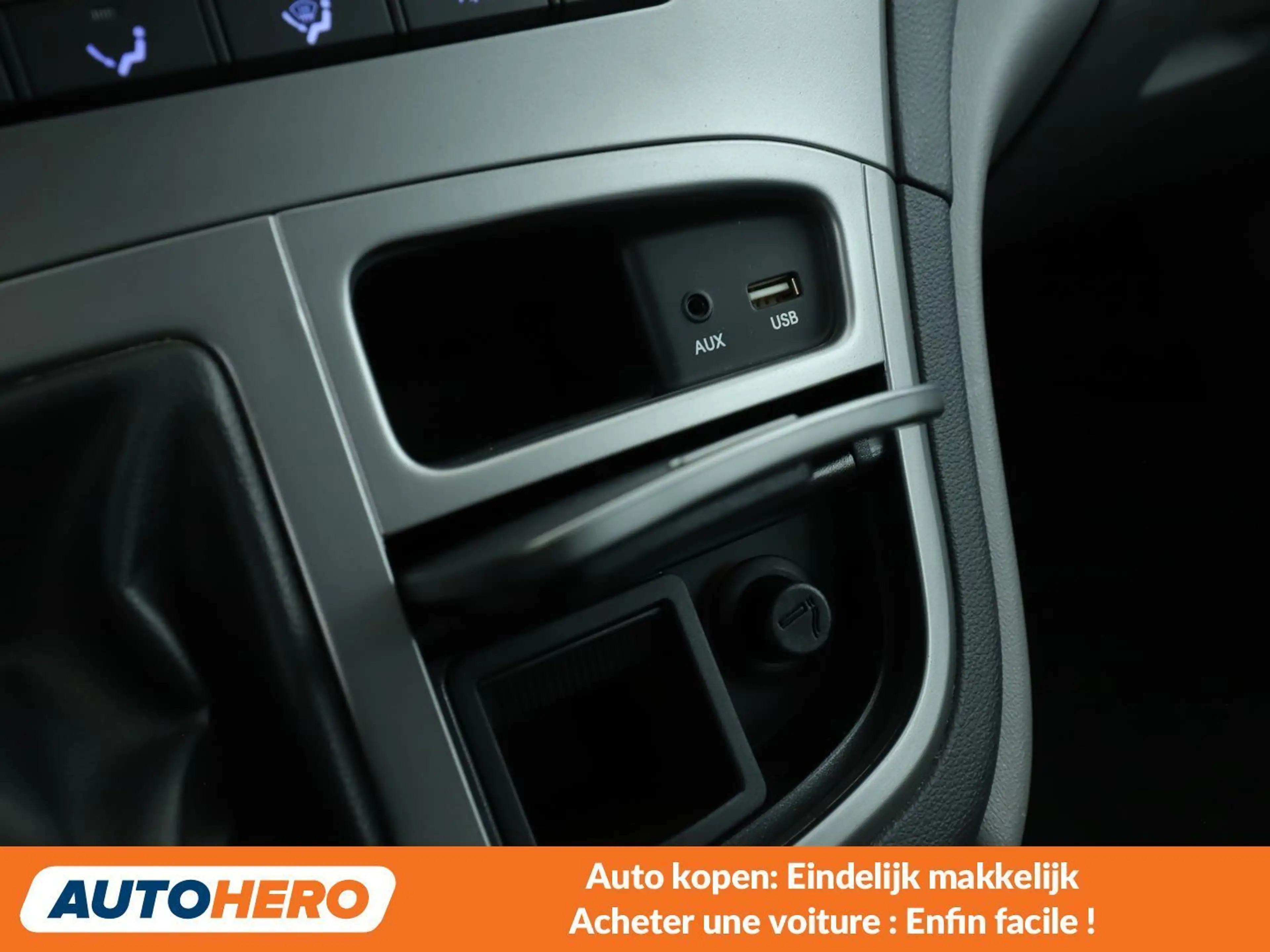 Hyundai H-1 2.5 CRDi Travel Family — photo 12