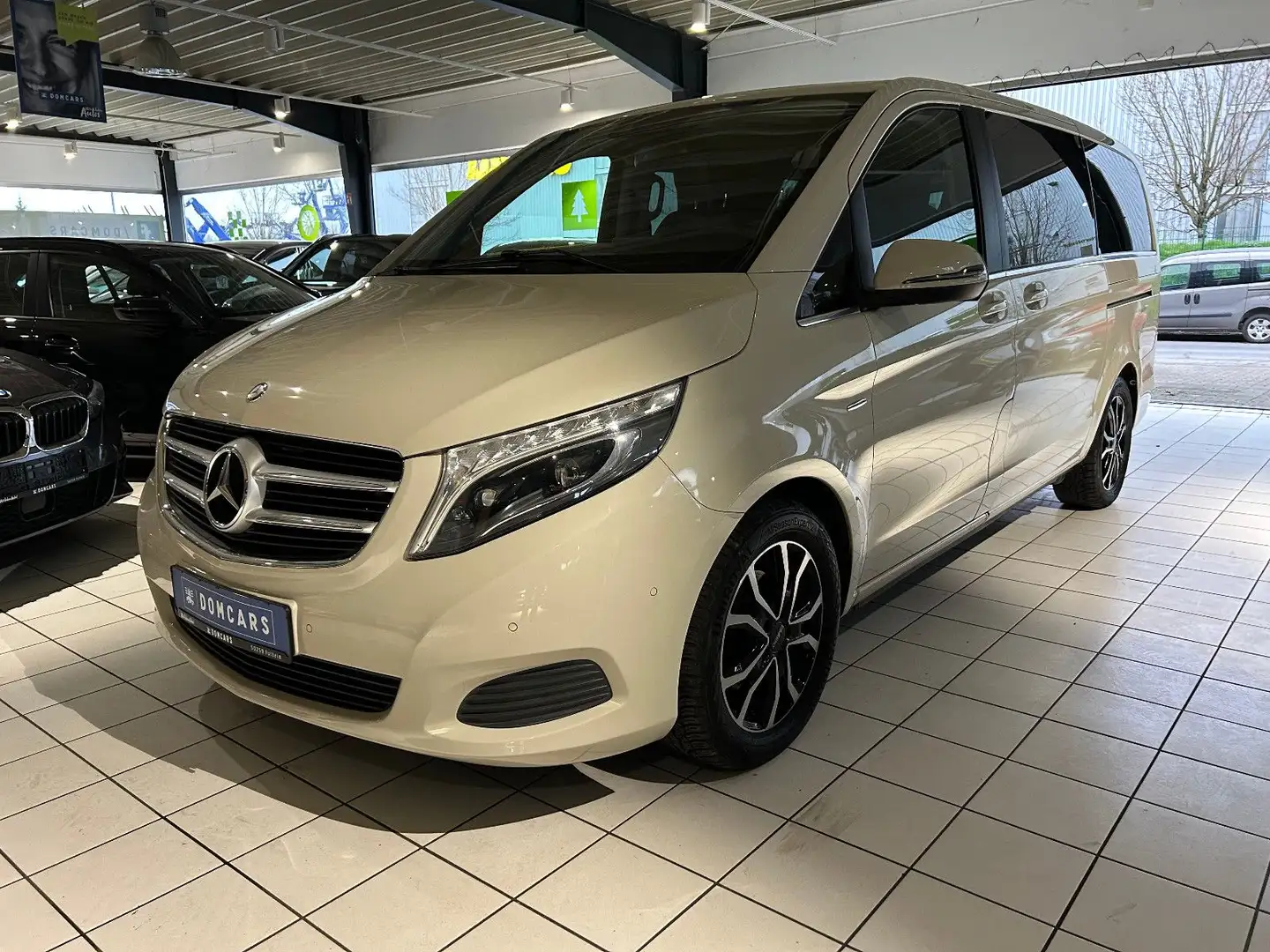 Mercedes-Benz V 200 V220 CDI/d/BT/AVANTGARDE lang/7 SITZER/LEDER/LED Grau - 2