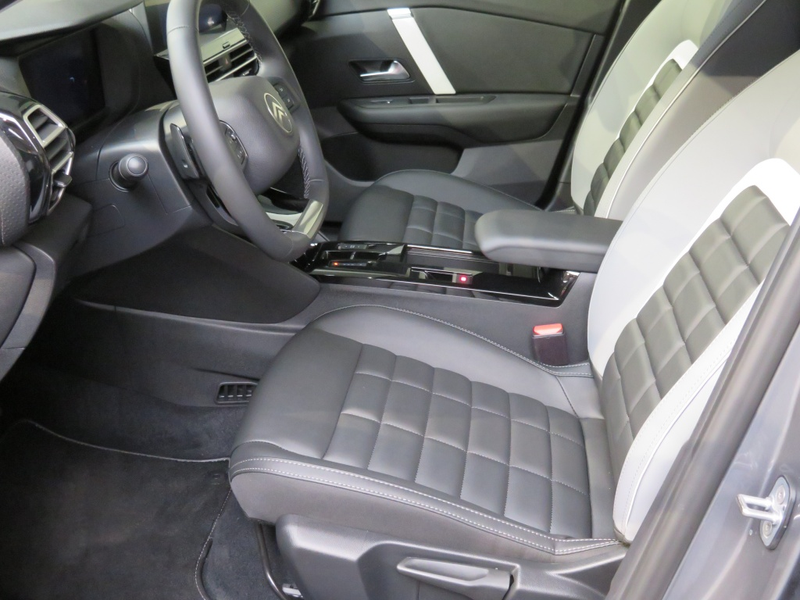 Citroen C4 1.2 Hybrid 145 Max — photo 4