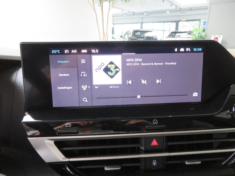 Citroen C4 1.2 Hybrid 145 Max — photo 13
