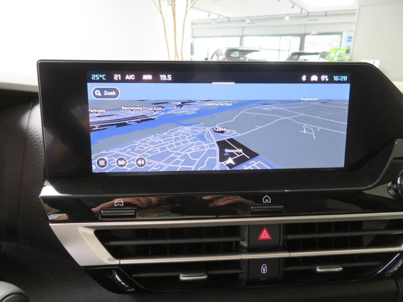 Citroen C4 1.2 Hybrid 145 Max — photo 12