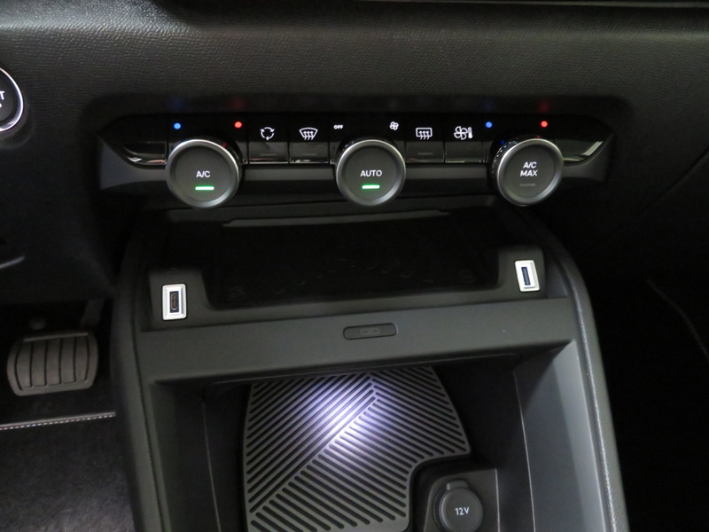 Citroen C4 1.2 Hybrid 145 Max — photo 9