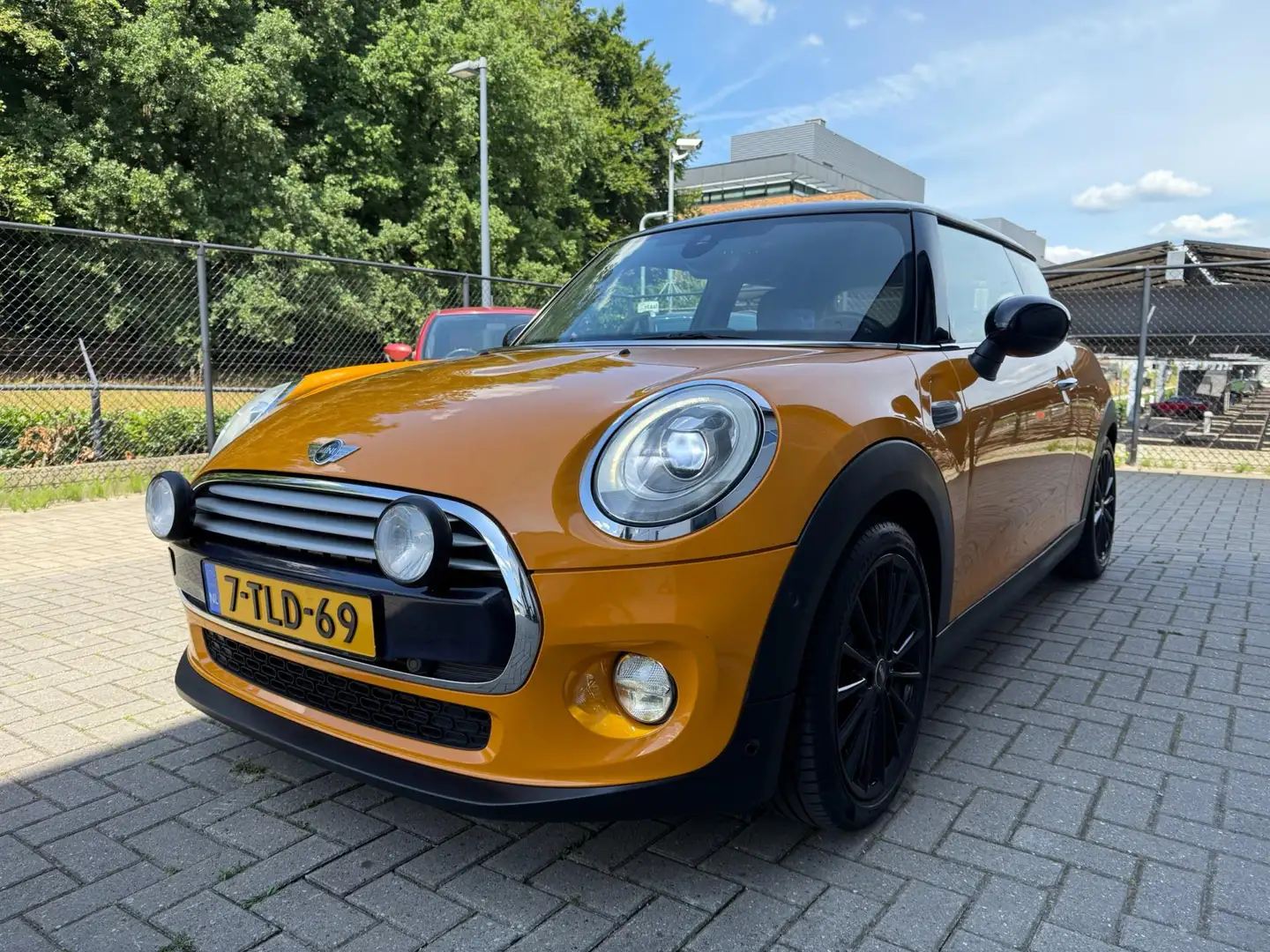 MINI Cooper Mini 1.5 Chili NAVI Pro - LED - Head-Up Display - Oranje - 2