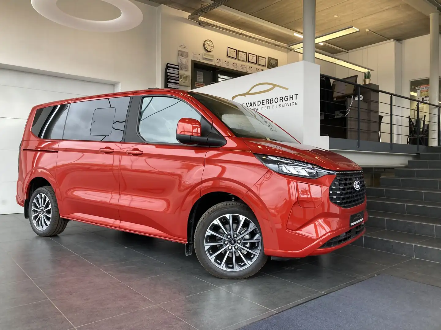 Ford Tourneo Custom TITANIUM PLUG-IN HYBRID AUTOMAAT NIEUW 8 ZIT Rouge - 1