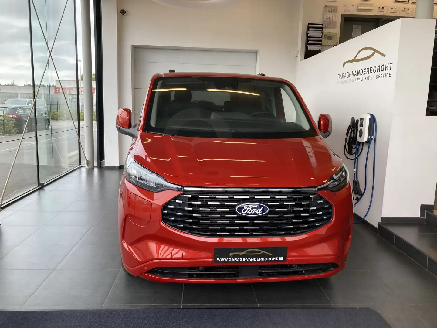 Ford Tourneo Custom TITANIUM PLUG-IN HYBRID AUTOMAAT NIEUW 8 ZIT Rouge - 2