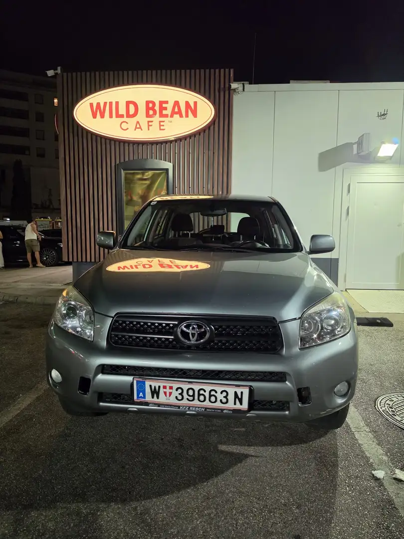 Toyota RAV 4 2.2 D-4D Neues Pickerl - 2