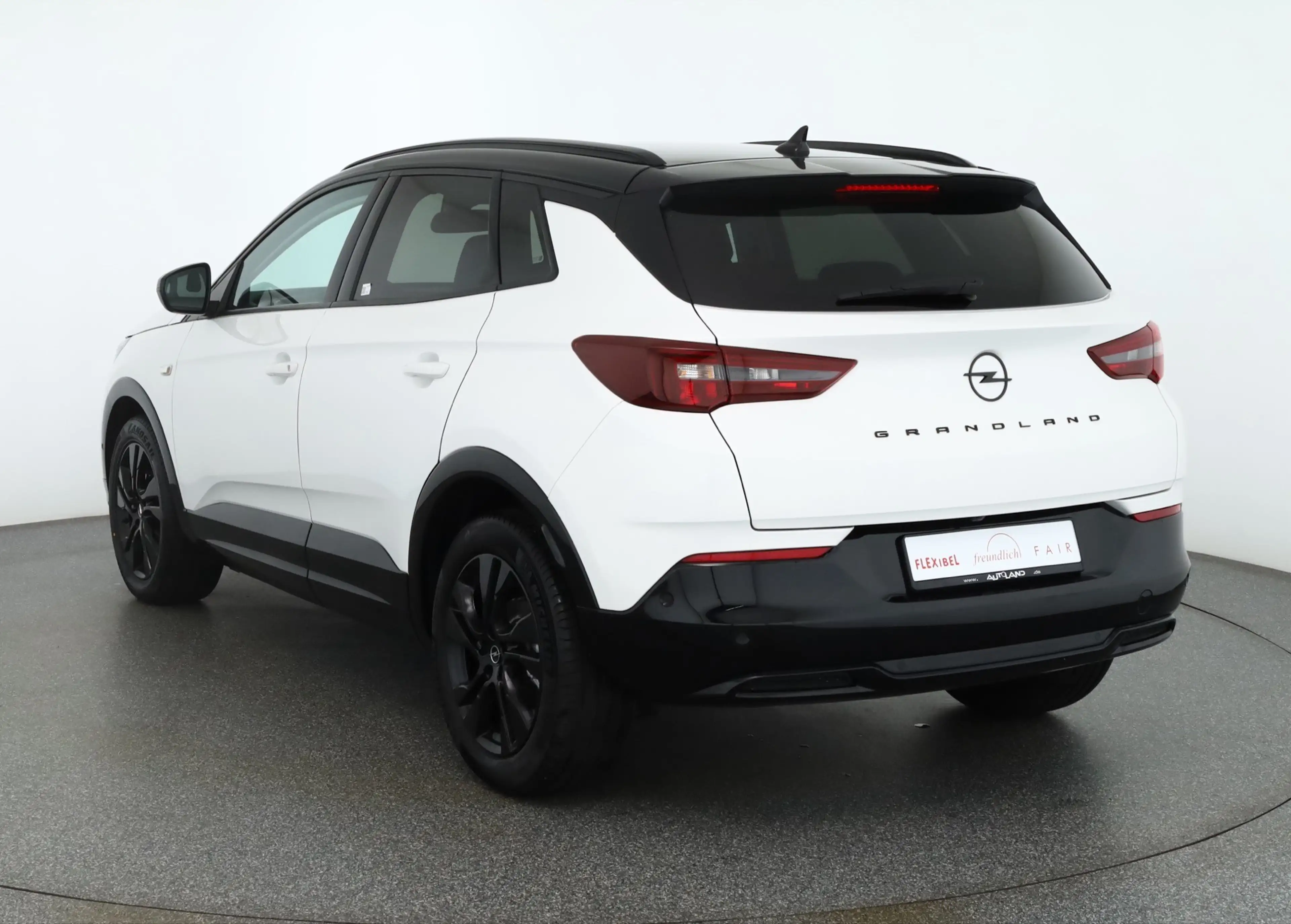 Opel Grandland 1.2 GS Line LED Navi Sitzheizung 360° — photo 3