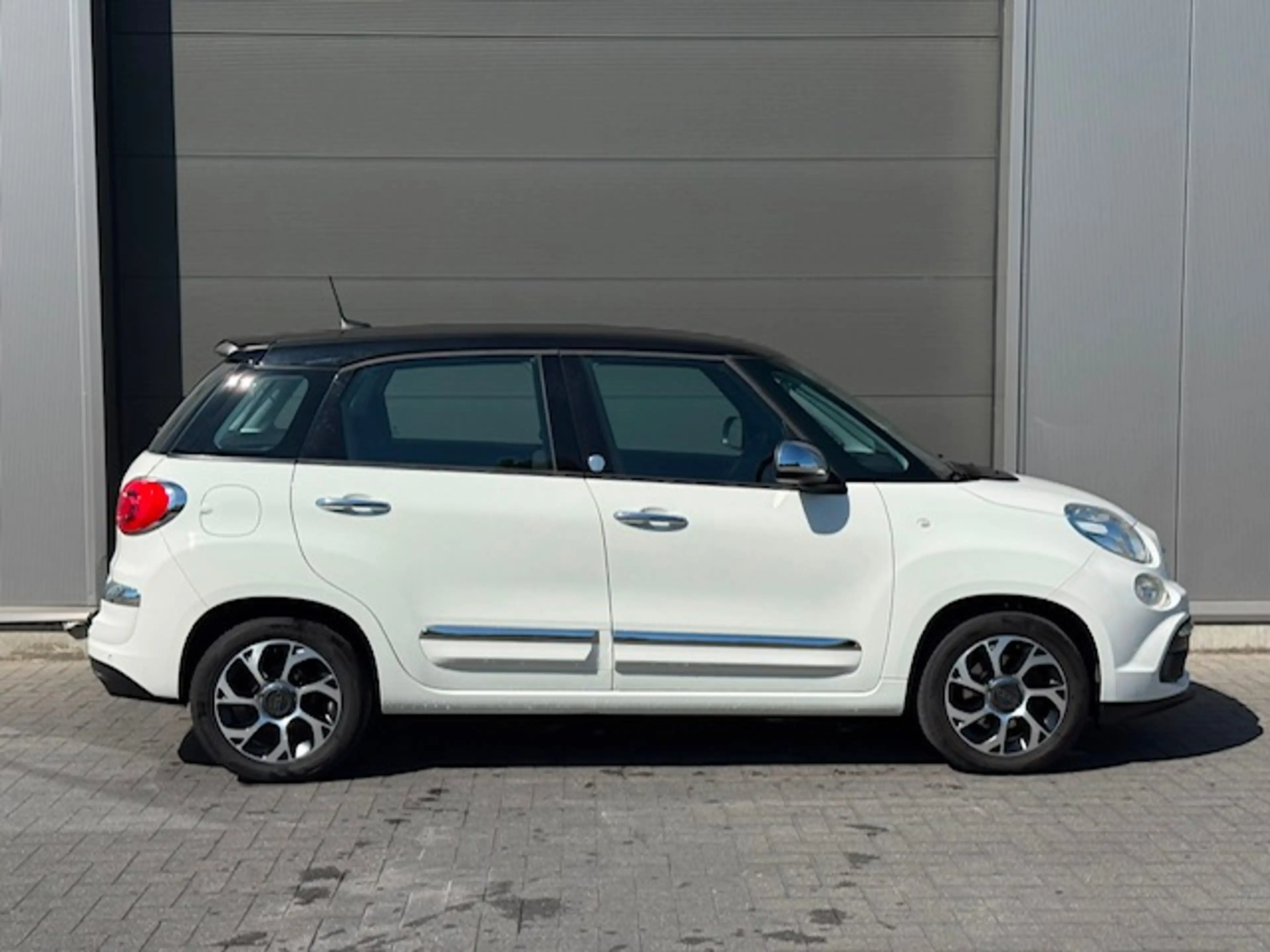 Fiat 500L 500L 1.4i Lounge (EU6d-TEMP) — photo 4