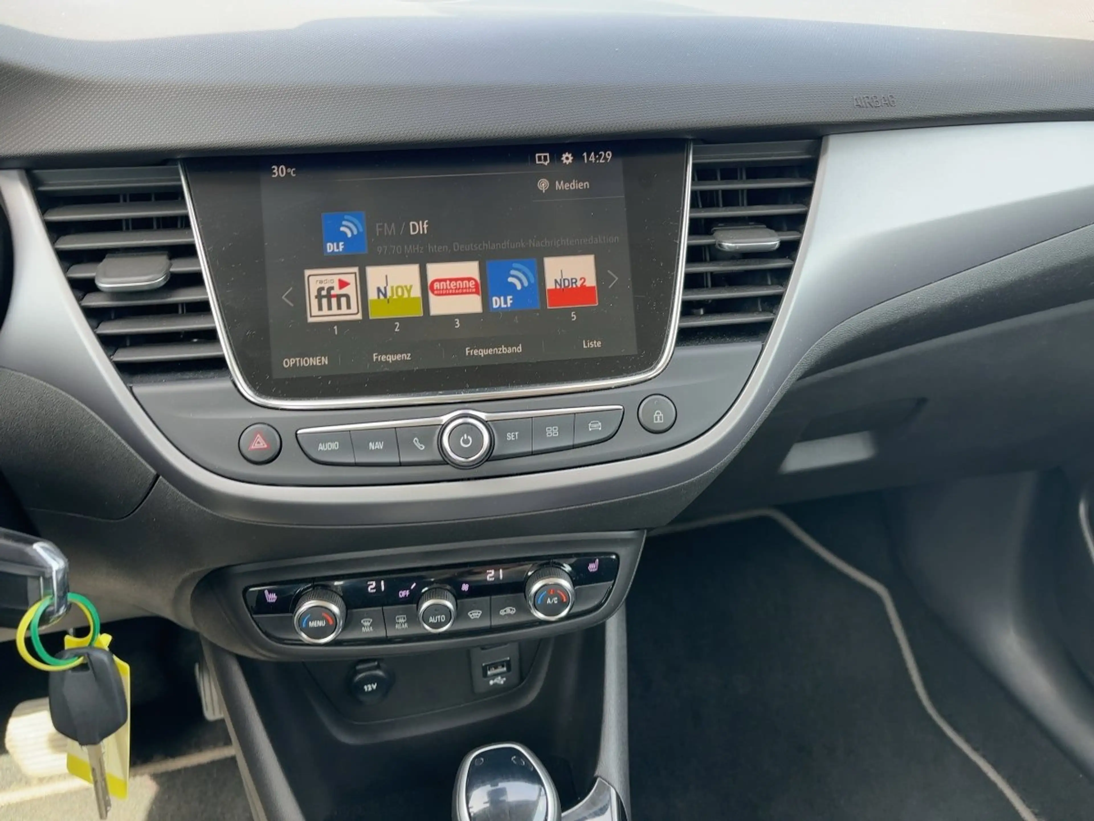 Opel Crossland *Allwetter+PDC+SHZ+LHZ* — photo 13