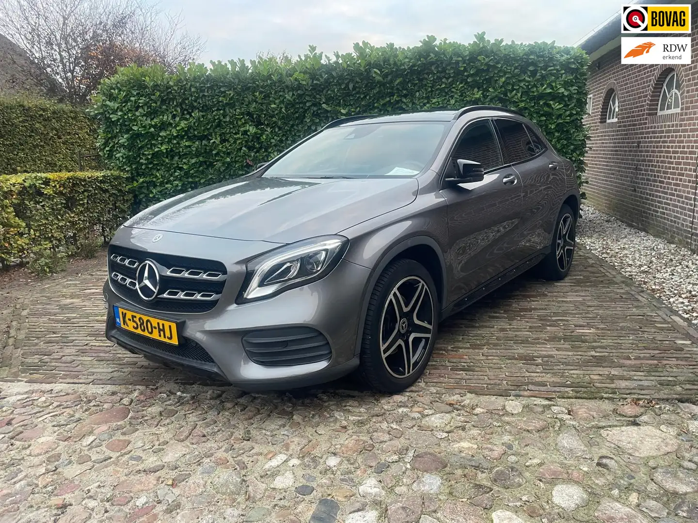 Mercedes-Benz GLA 220 4Matic Premium Plus-Pano-AMG line-Trekhaak-Navi-St Gris - 1