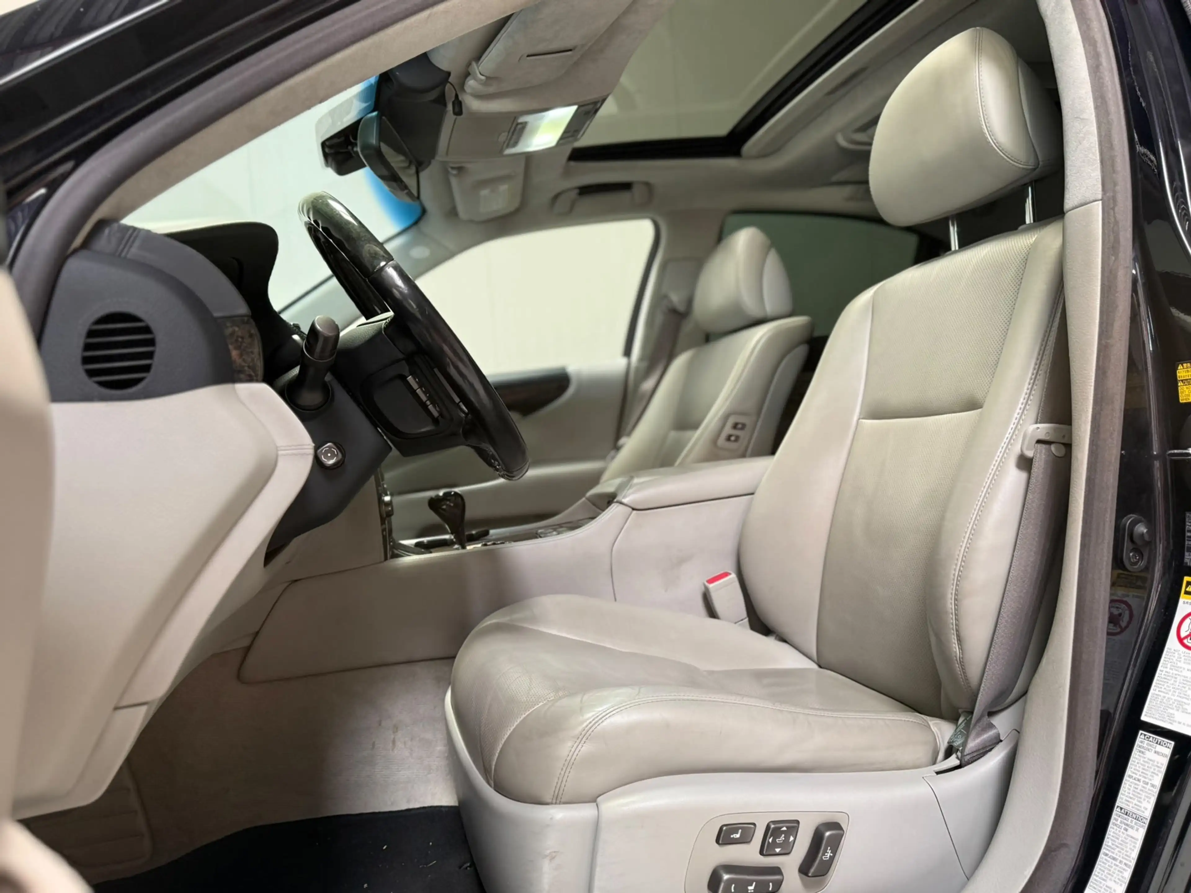 Lexus LS 600 600h Executive — photo 10