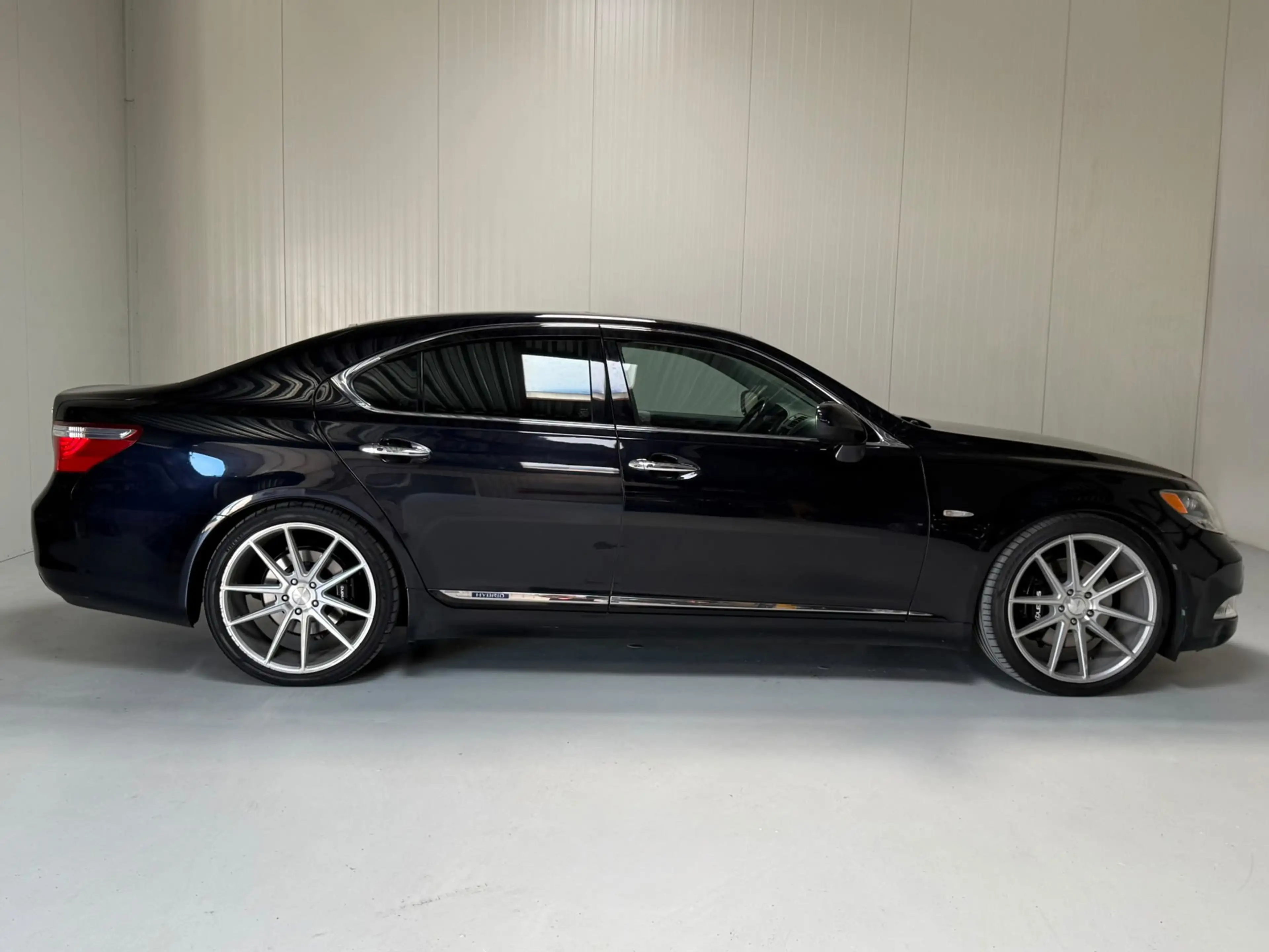 Lexus LS 600 600h Executive — photo 6
