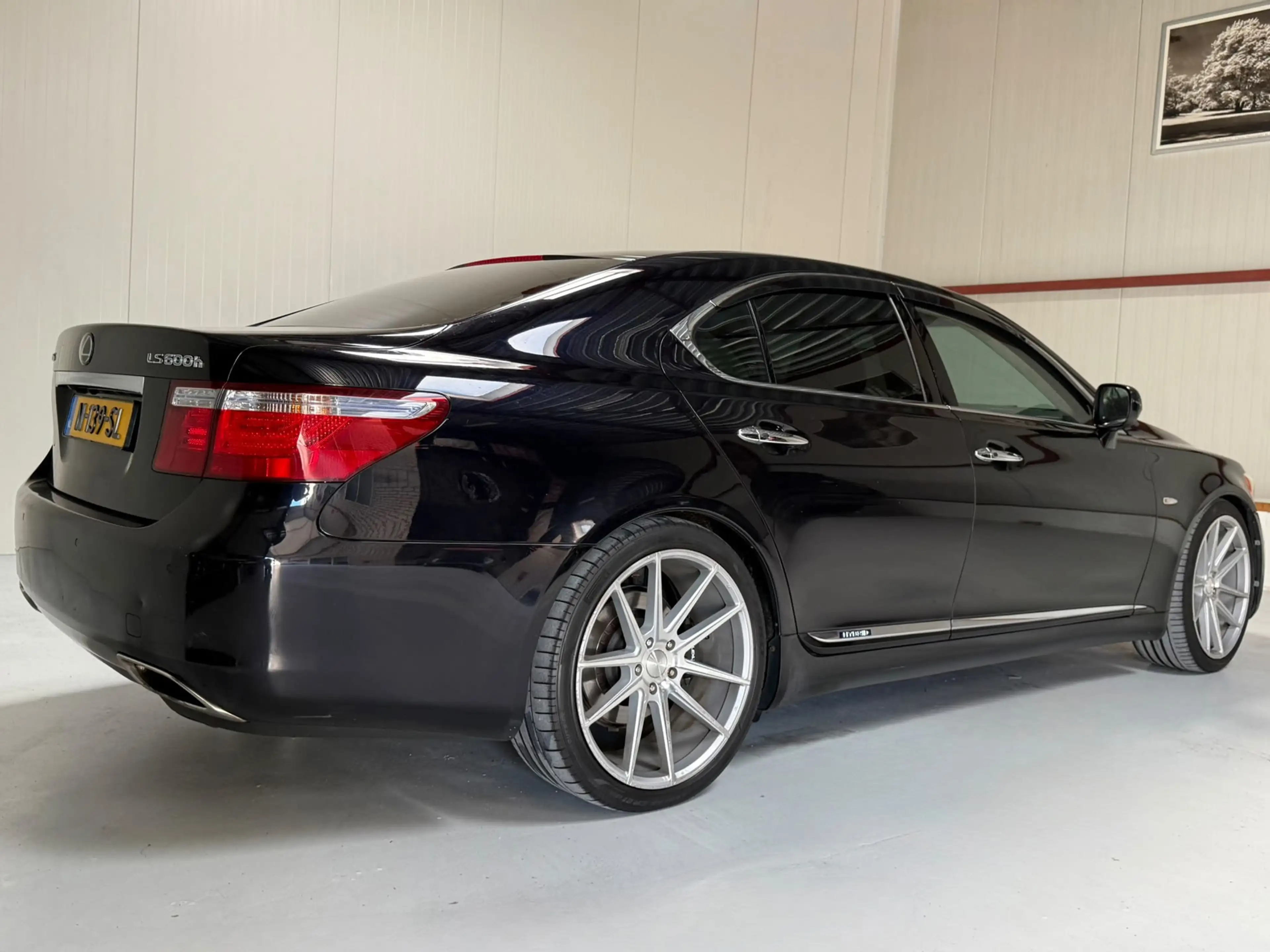 Lexus LS 600 600h Executive — photo 7