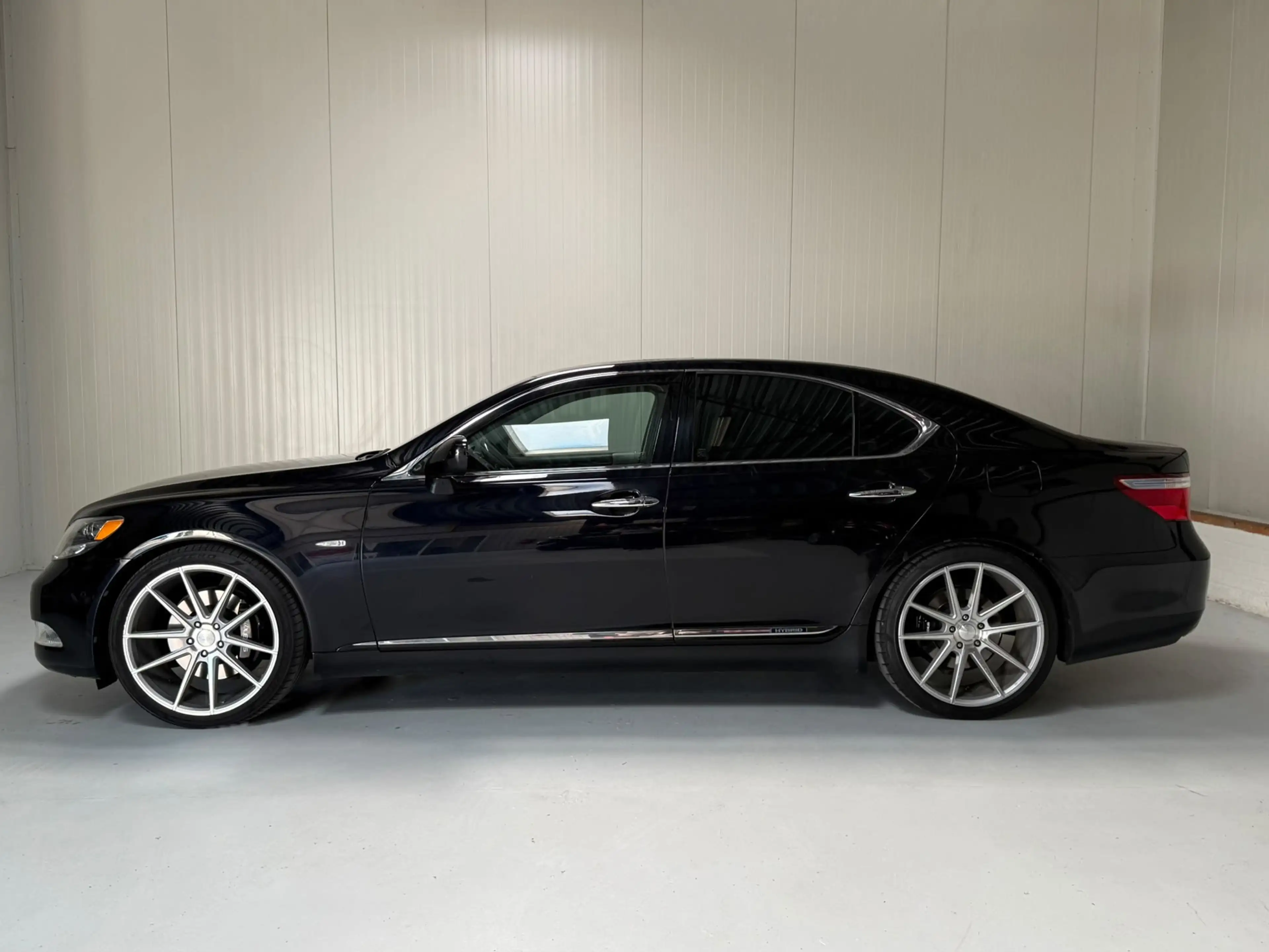 Lexus LS 600 600h Executive — photo 5