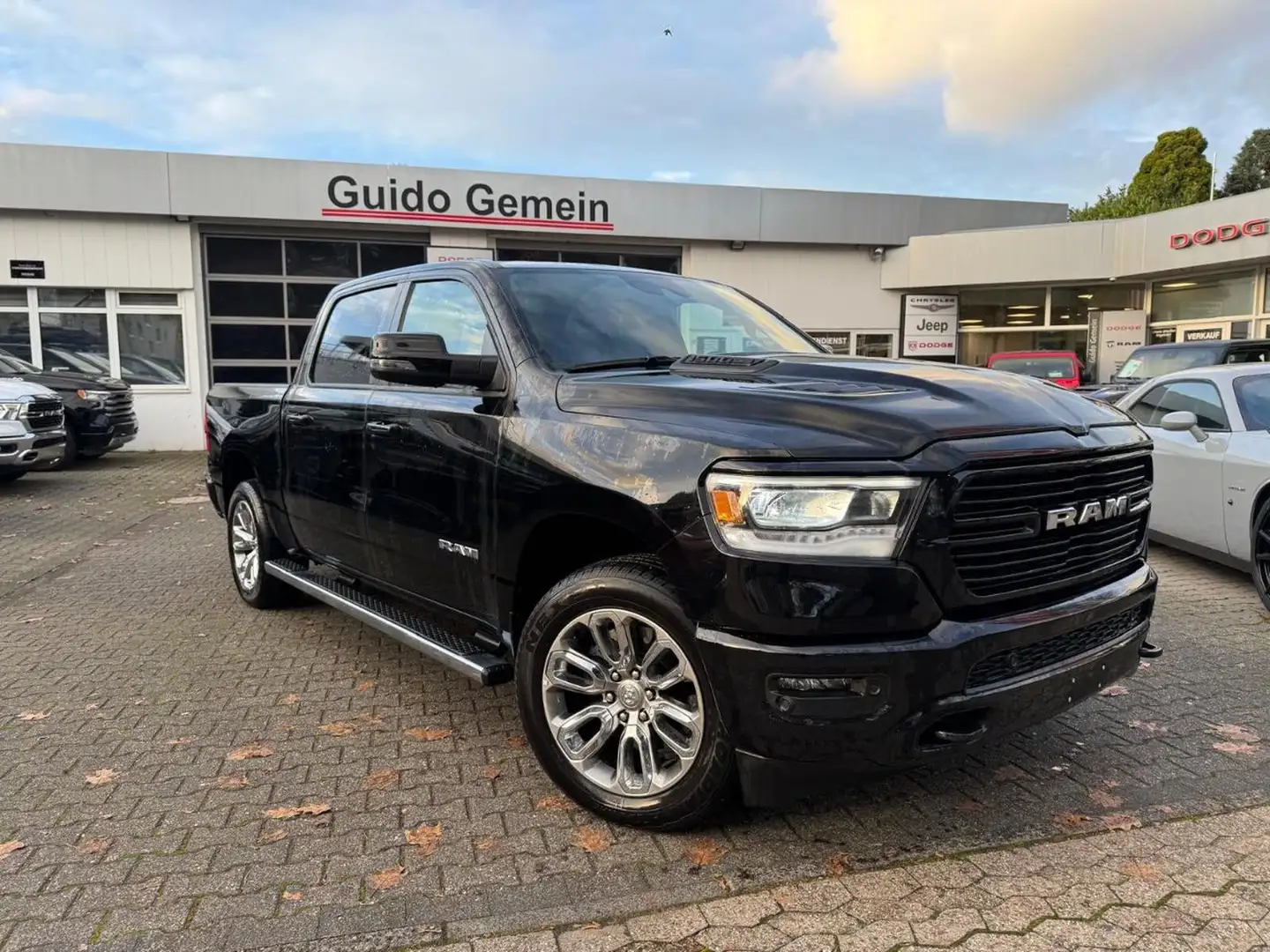Dodge RAM 1500 LARAMIE Sport CREW CAB 4X4 5.7 V8 NAVI LED AH Fekete - 2