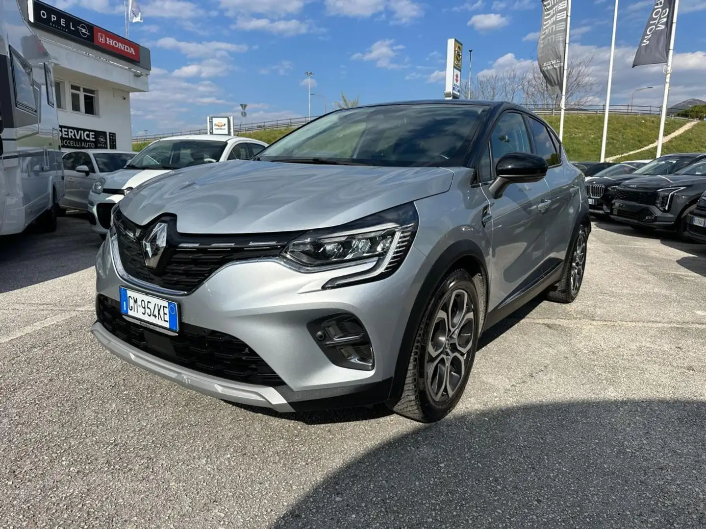 Renault Captur 1.0 GPL TECHNO FAST TRACK 101CV Silber - 1