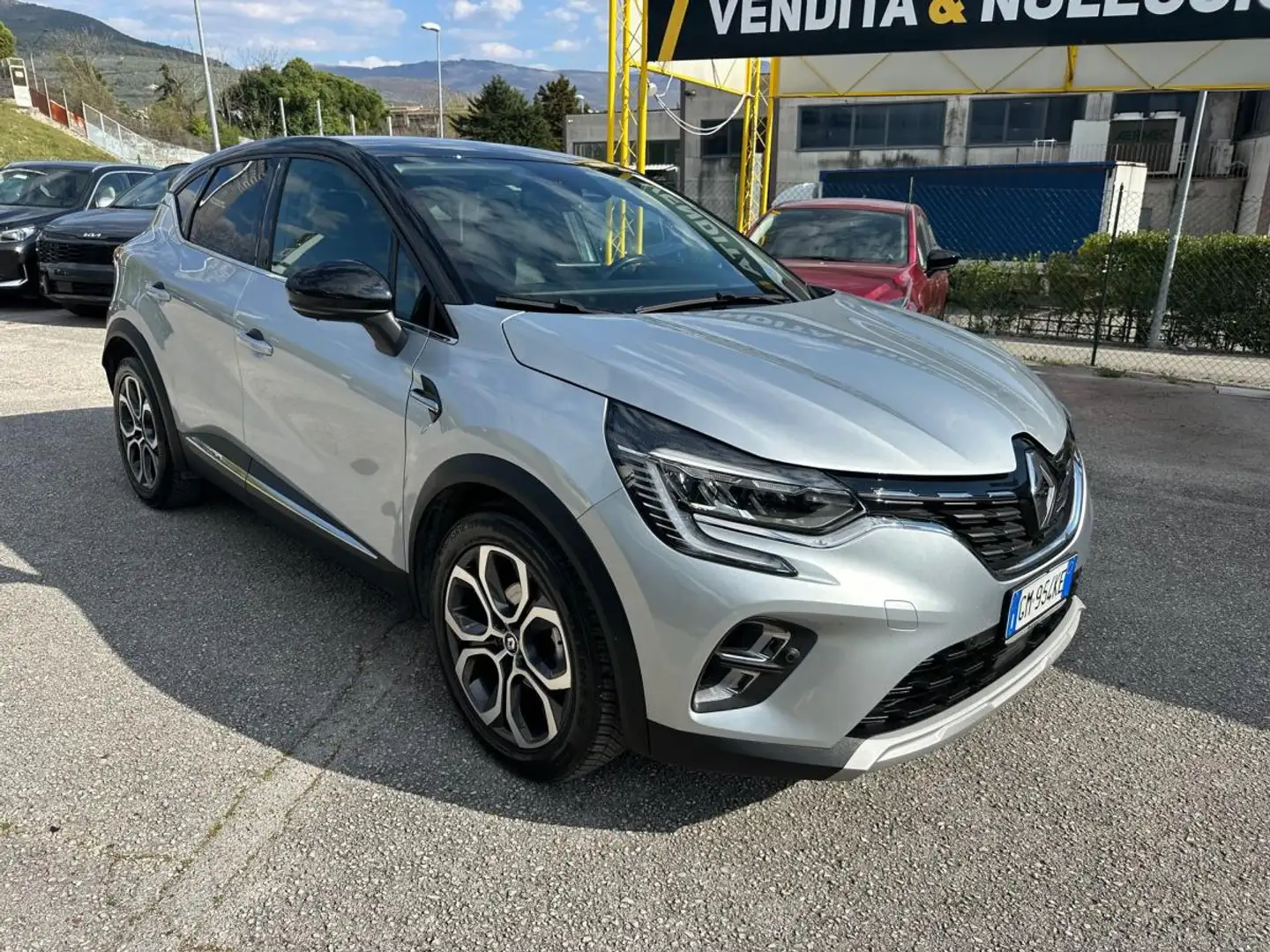 Renault Captur 1.0 GPL TECHNO FAST TRACK 101CV Silber - 2