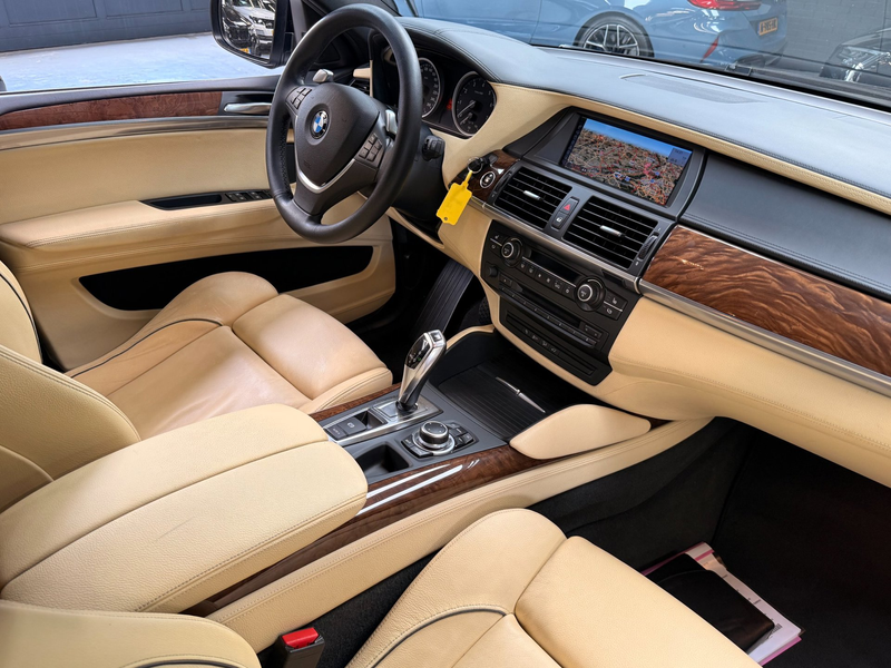BMW X6 XDrive35i High Executive RubinSchwarz Youngtimer — photo 3