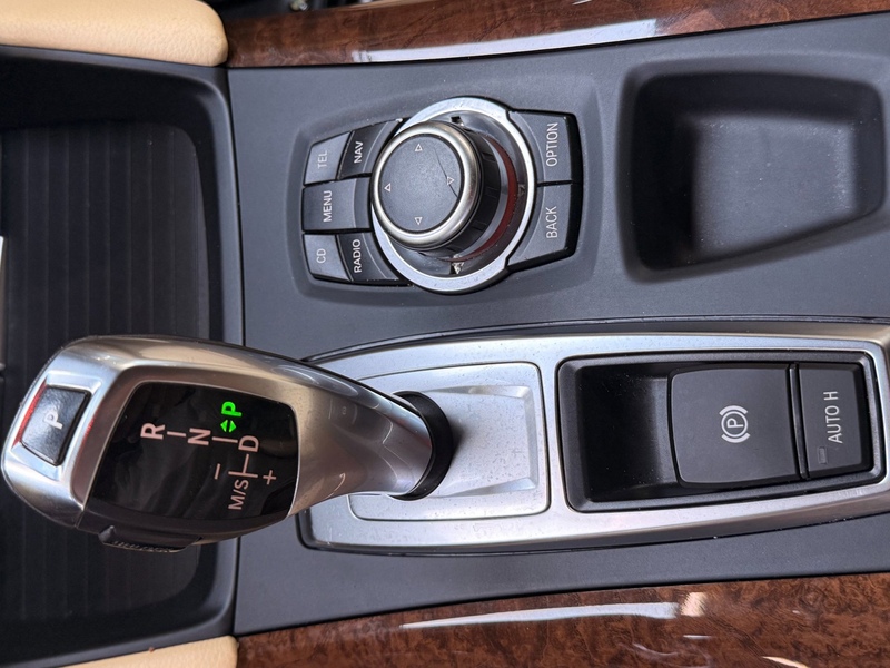 BMW X6 XDrive35i High Executive RubinSchwarz Youngtimer — photo 28