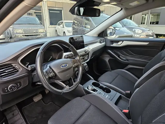 Ford Focus view 7