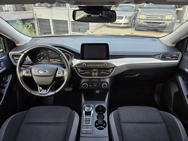 Ford Focus view 9