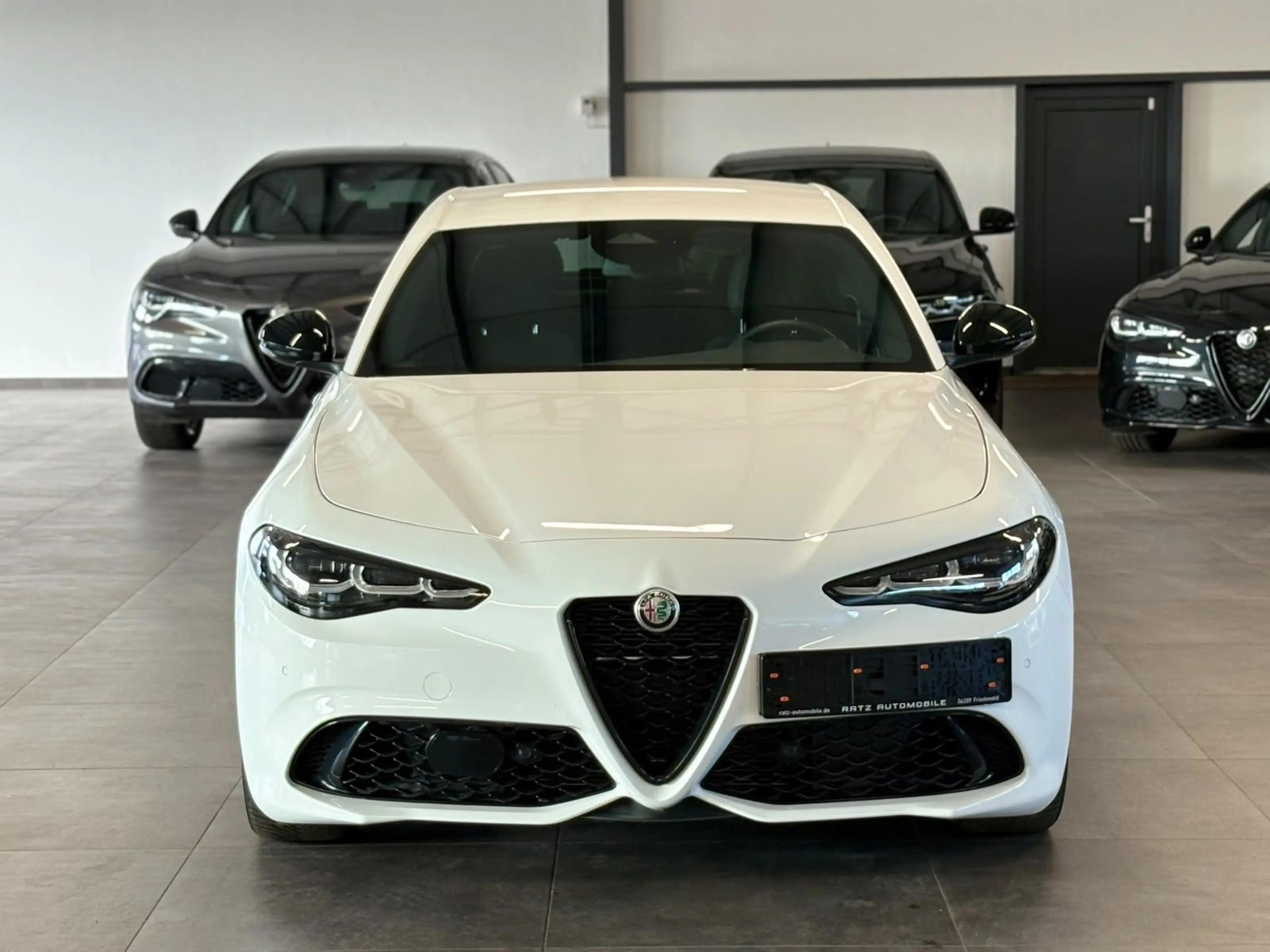 Alfa Romeo Giulia Veloce Q4 MATRIX+ACC+KAM+LEDER+SHZ+TOT.W+ — photo 2