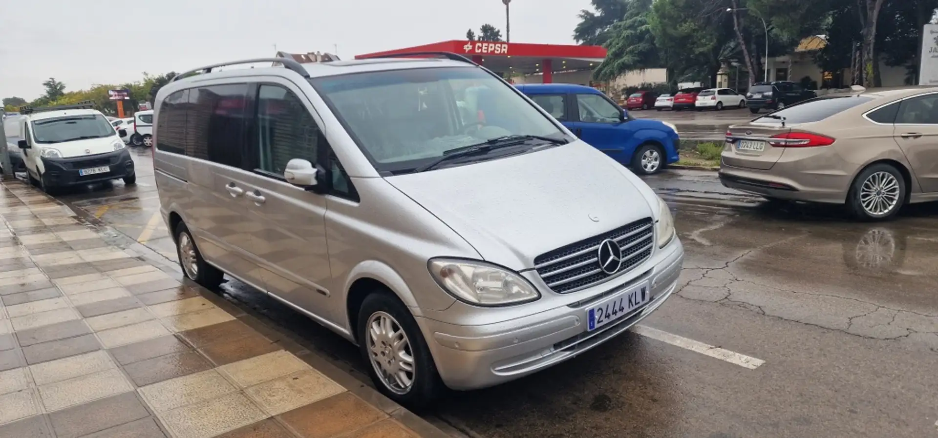 Mercedes-Benz Viano 2.2CDI Trend Larga 4M Aut. Gris - 2