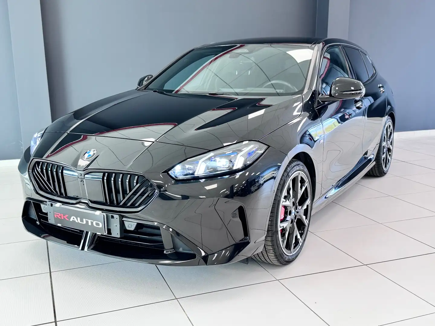 BMW 118 118d MSport Pro auto Zwart - 2