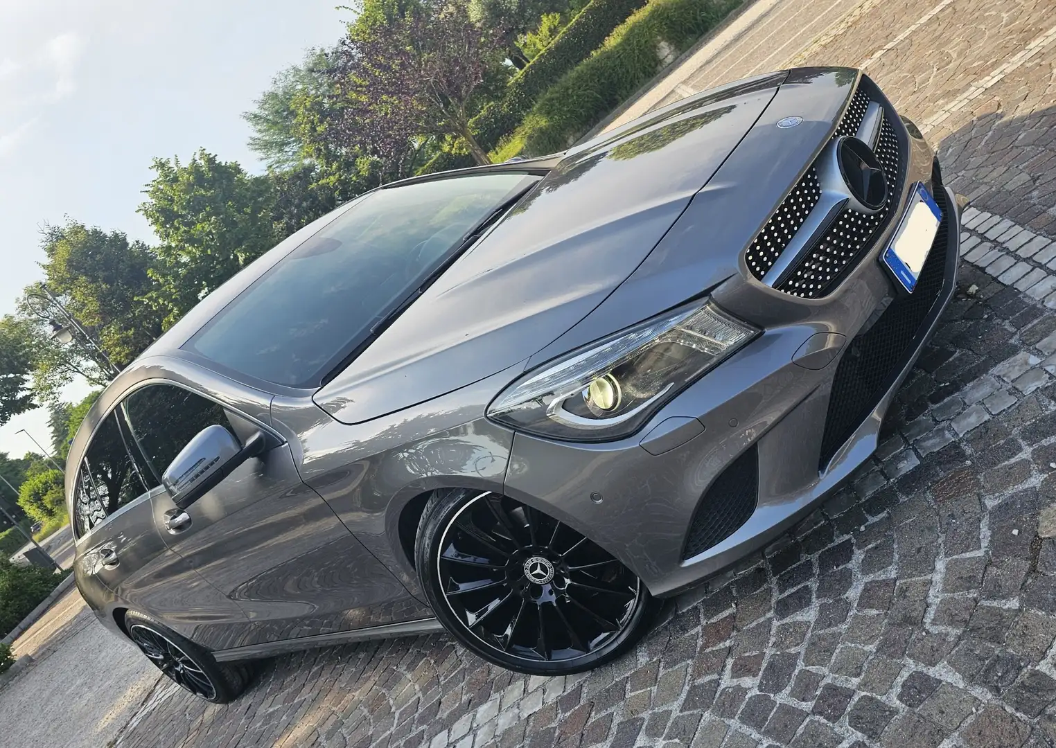 Mercedes-Benz CLA 220 Shooting Brake d (cdi) Business auto - 1
