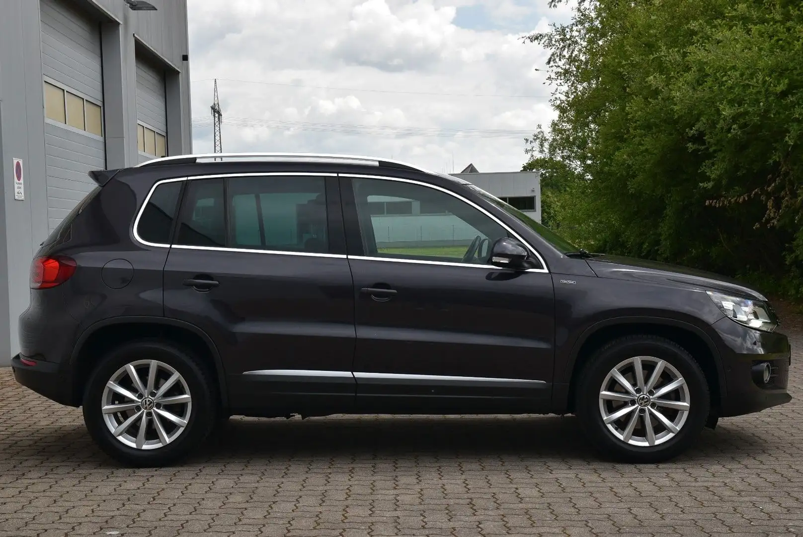 Volkswagen Tiguan Lounge BMT AHK/SHZ/Kam./Temp./Xenon Gris - 2