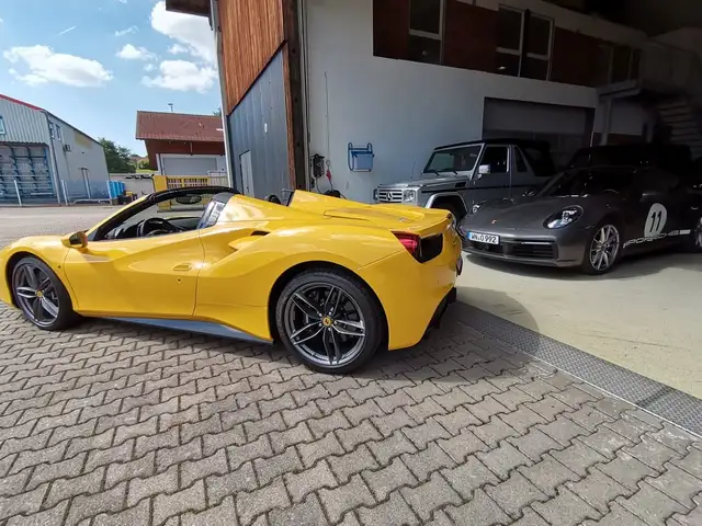 Ferrari 488 *2 TKM*1. HD*FERRARI GARANTIE*KD NEU*