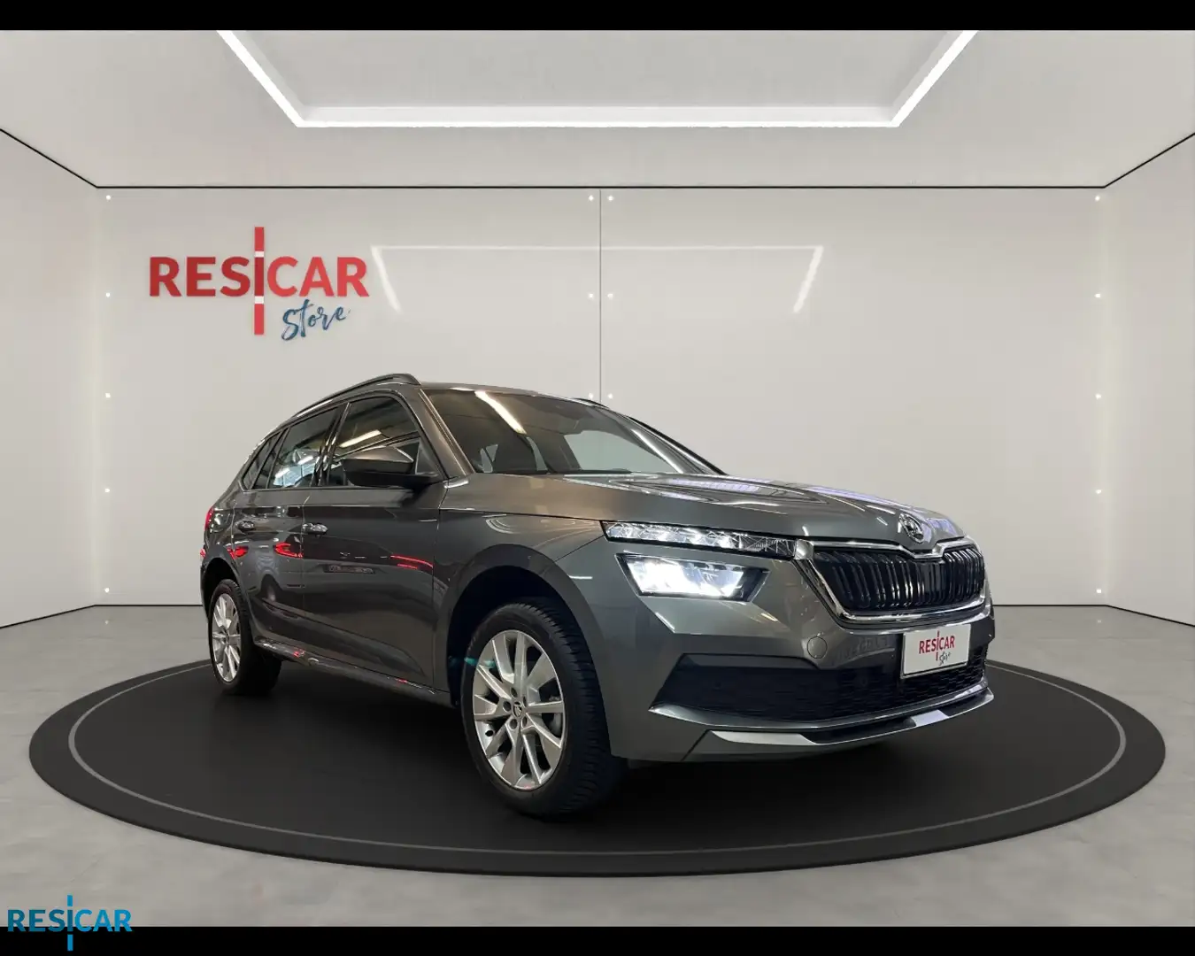 Skoda Kamiq 1.0 TSI Ambition Gris - 1