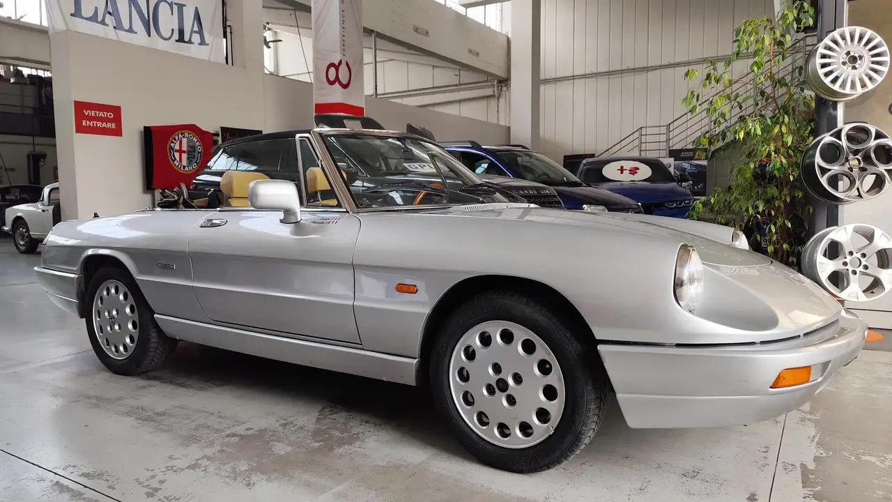 Alfa Romeo Spider 2.0 my90, foto 1