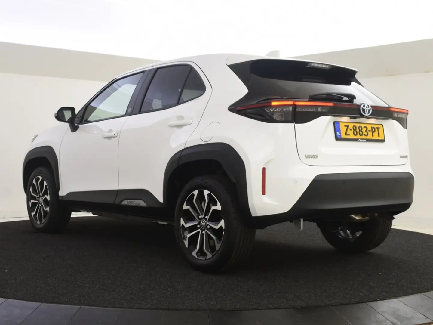 Toyota Yaris Cross DEMO 1.5 Hybrid Team Edition | PDC V+A | Stuur en Wit - 2