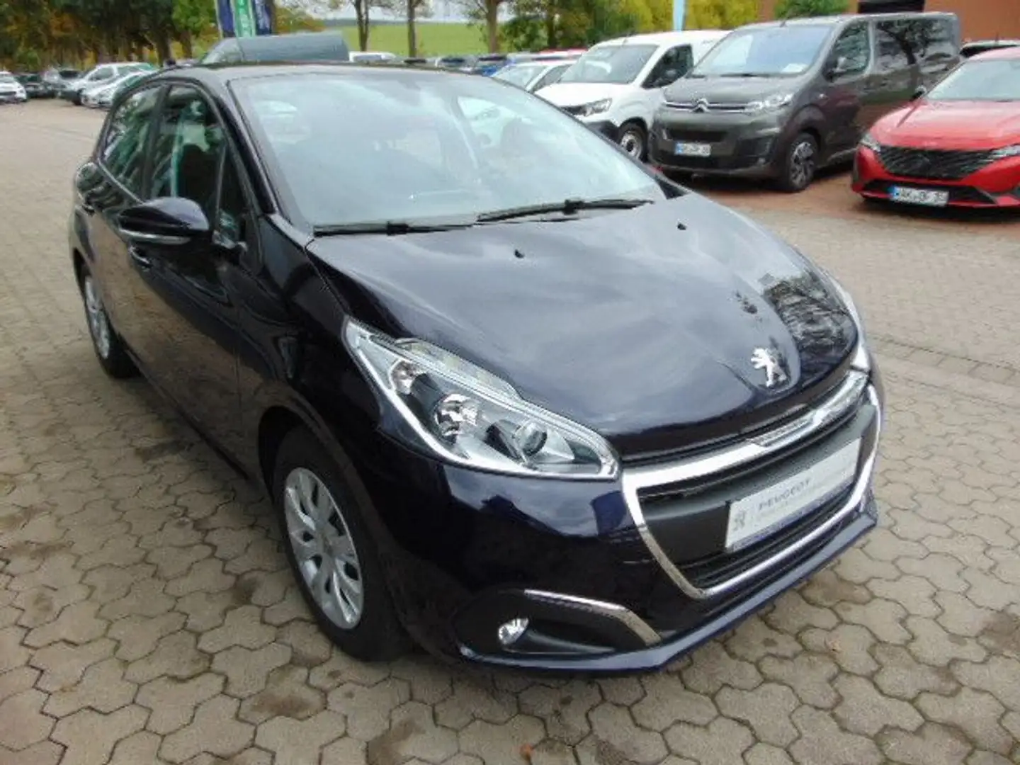 Peugeot 208 Active Blau - 2