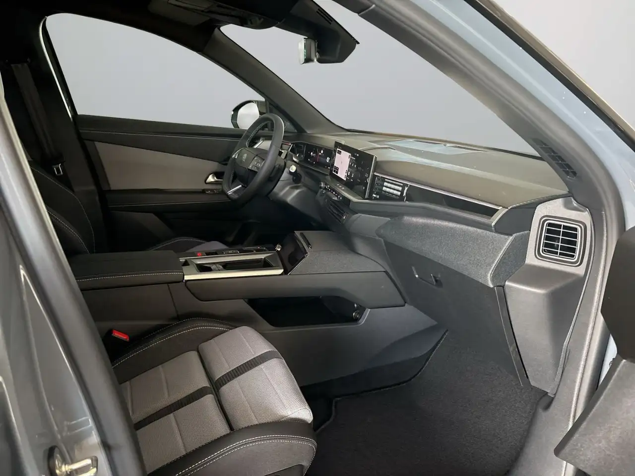 Opel Grandland GS elektr. Heckklappe, Rückfahrkamera 11