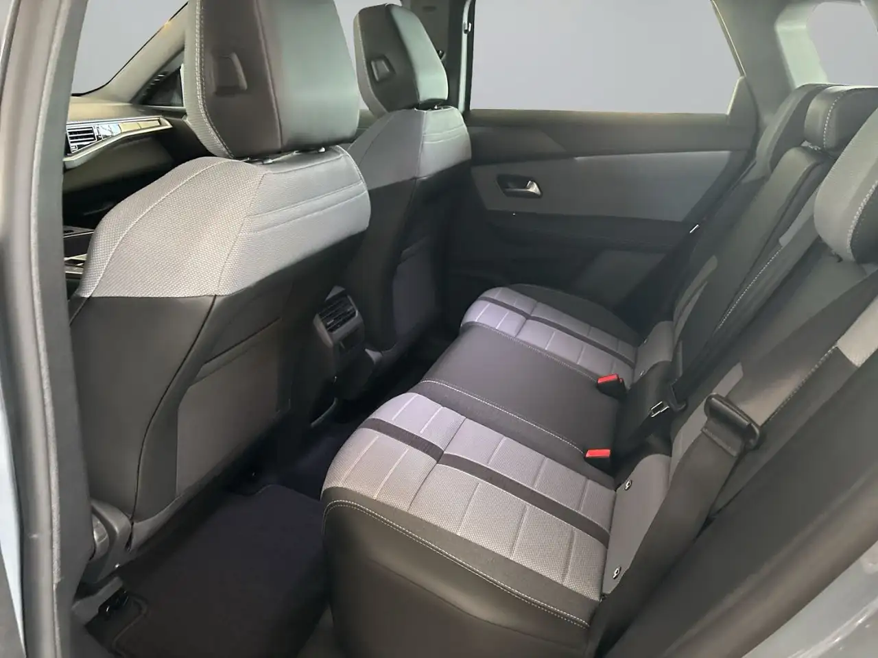 Opel Grandland GS elektr. Heckklappe, Rückfahrkamera 13