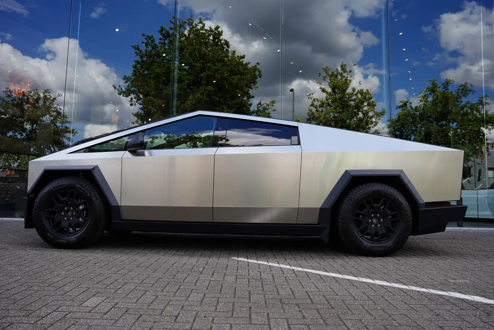 Tesla Cybertruck AWD 100 kWh DIRECT AVAILABLE Grau - 2