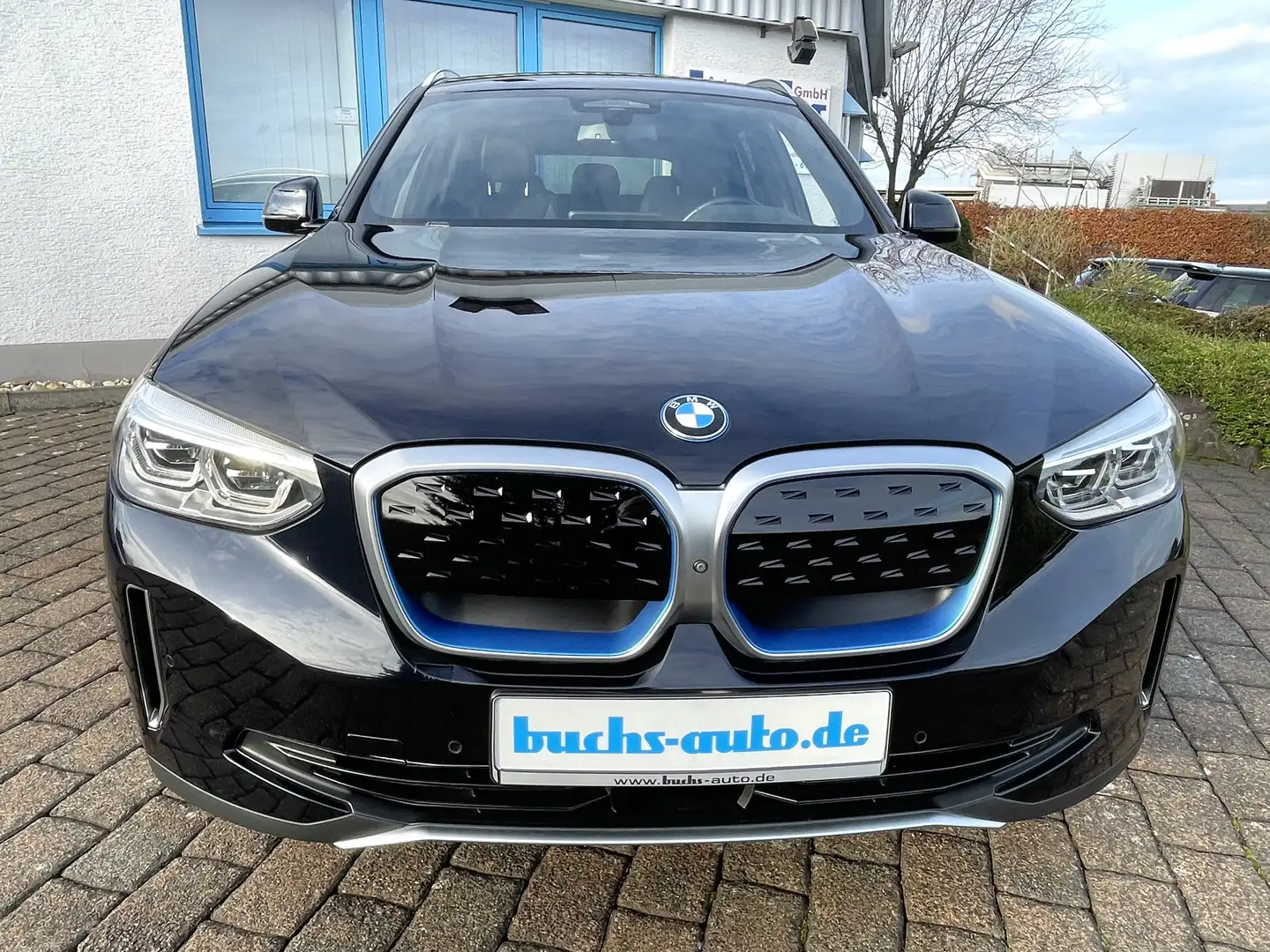 BMW iX3 Impressive AHK HUD Pano H/K 360° Kamera Schwarz - 2
