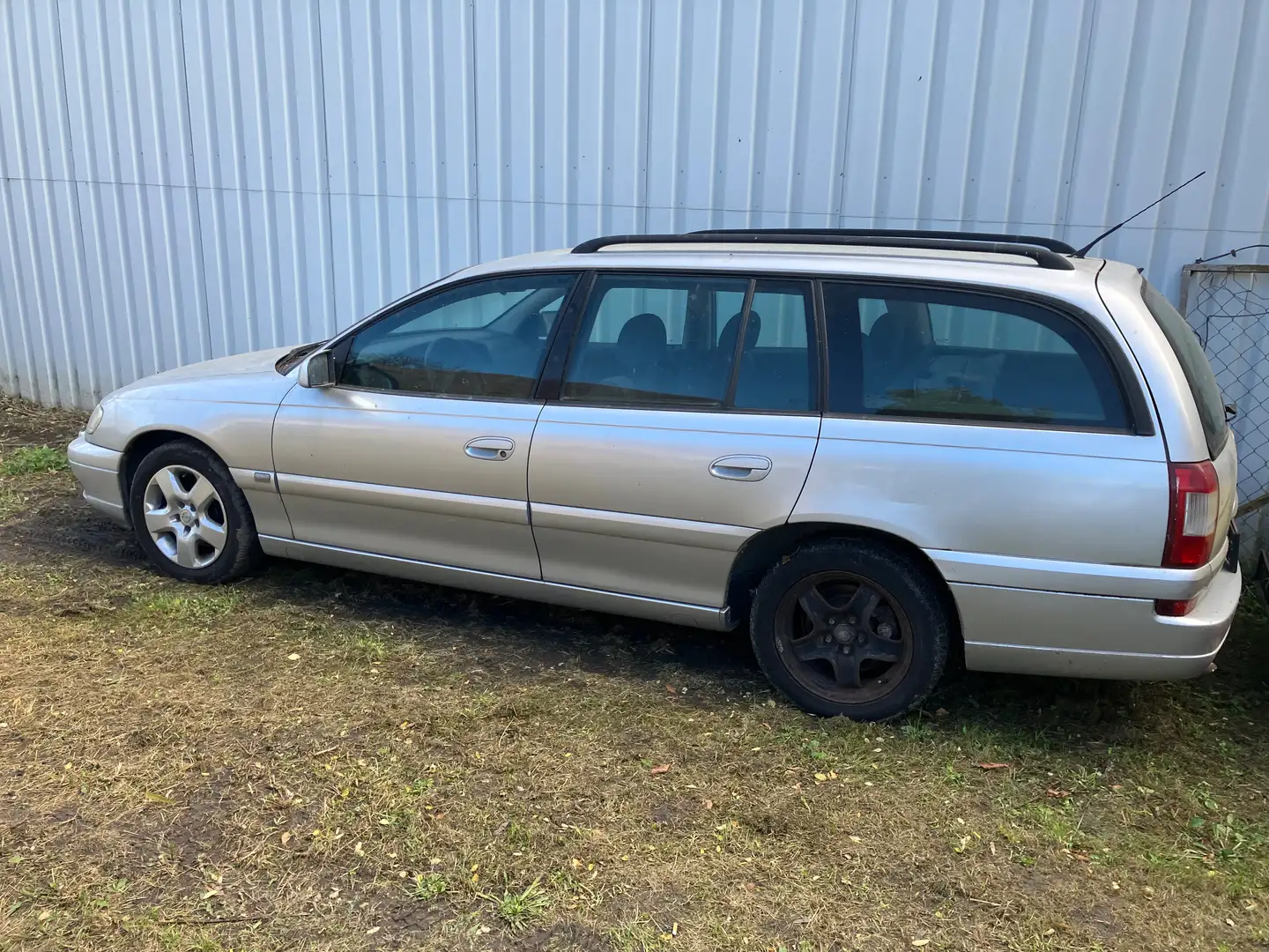 Opel Omega Omega Caravan 2,2 16V DTi - 2