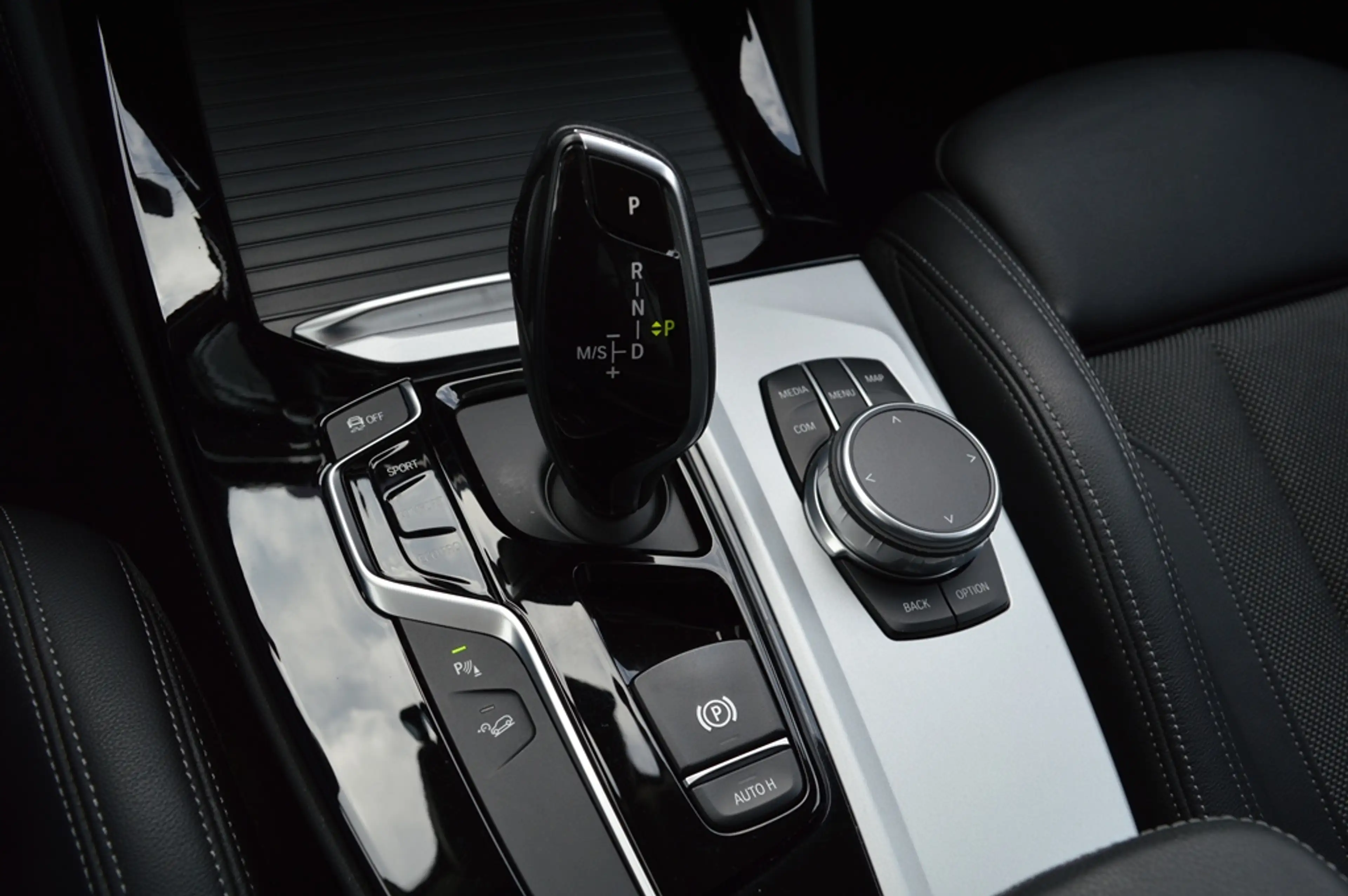 BMW X4 xDrive20i - 1 HAND - Top condition — photo 15