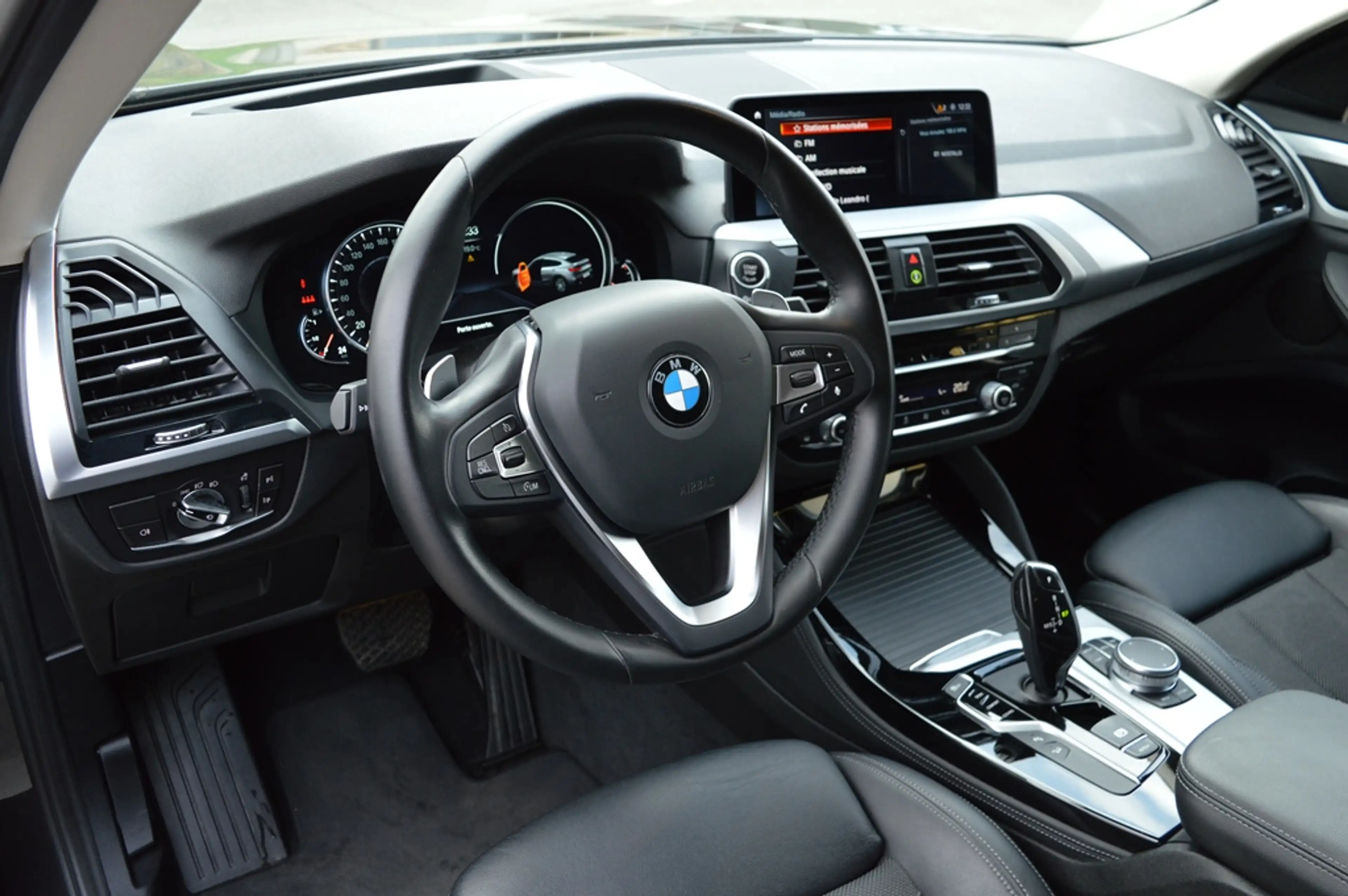 BMW X4 xDrive20i - 1 HAND - Top condition — photo 8