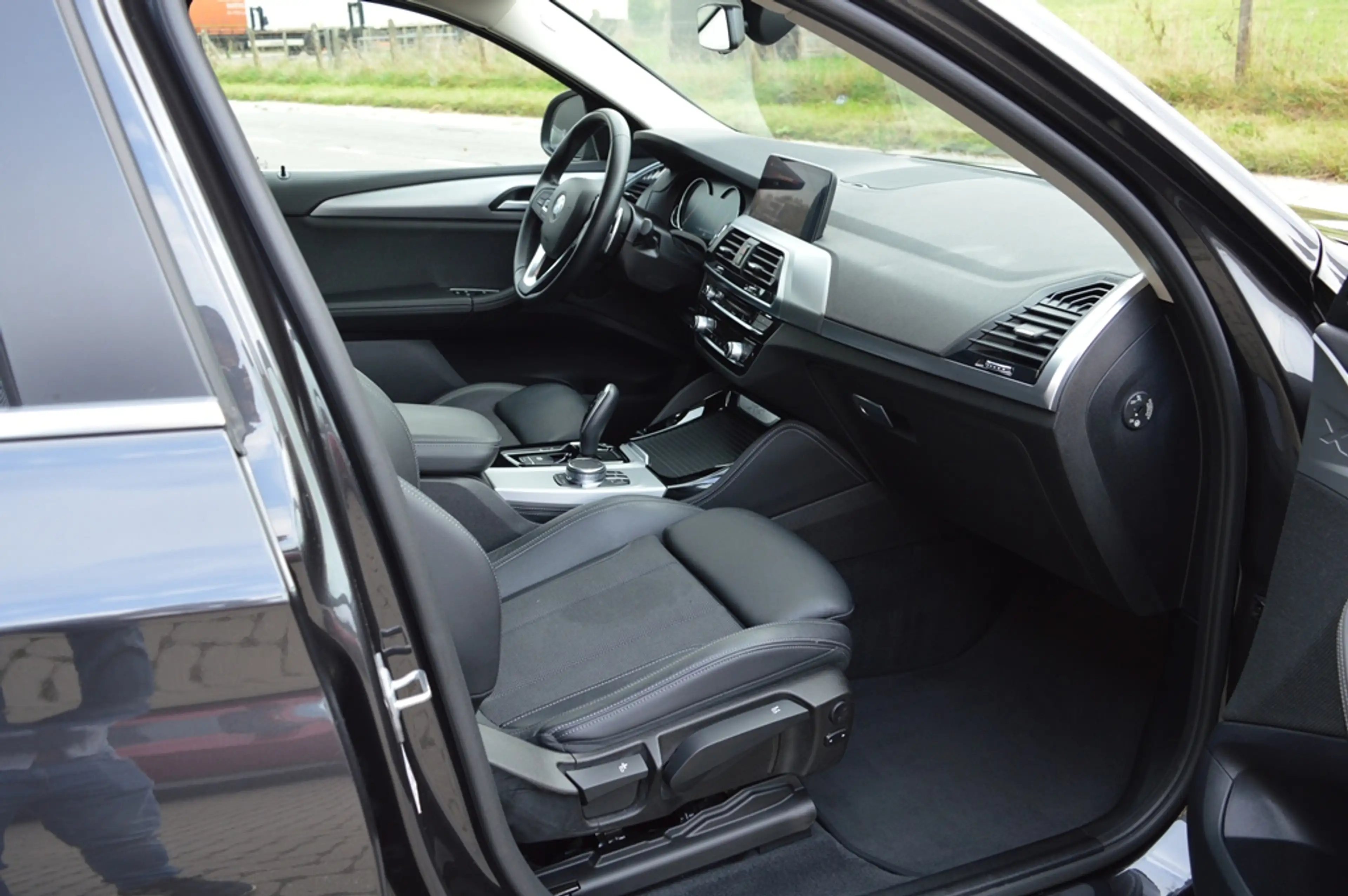 BMW X4 xDrive20i - 1 HAND - Top condition — photo 7