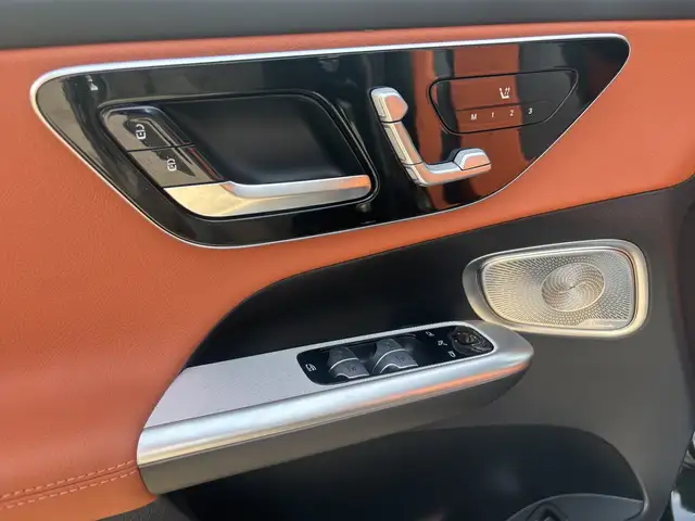 Mercedes-Benz GLC view 10