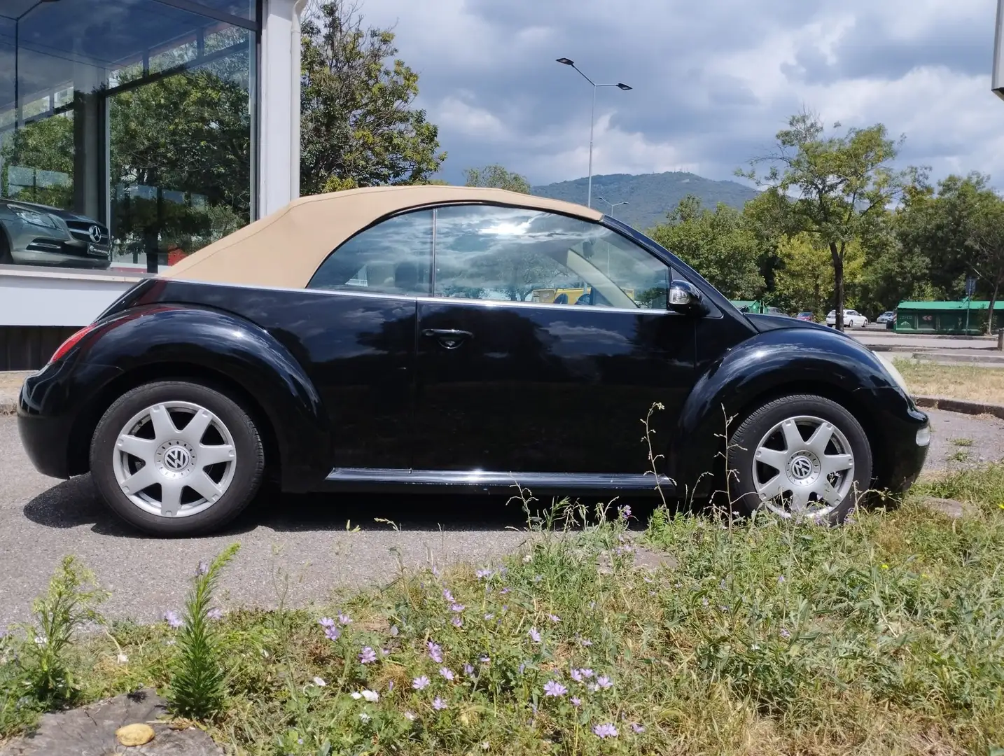 Volkswagen New Beetle Cabrio 1.6 Nero - 2