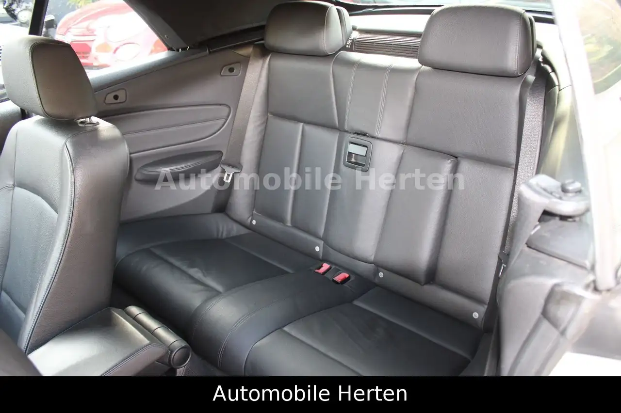 BMW 120i CABRIOLET - 170ch - 110 000KMS - SELLERIE CUIR - VOLANT EN CUIR - CT RECENT